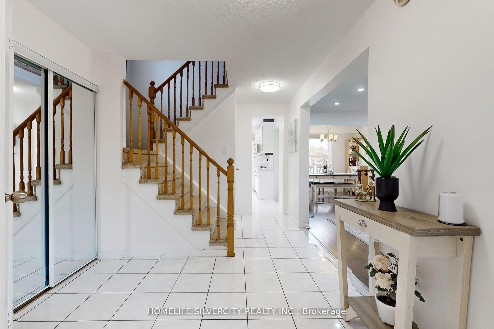 Photo 15 of 24 Norwood Place, Brampton, Westgate — HOMEH