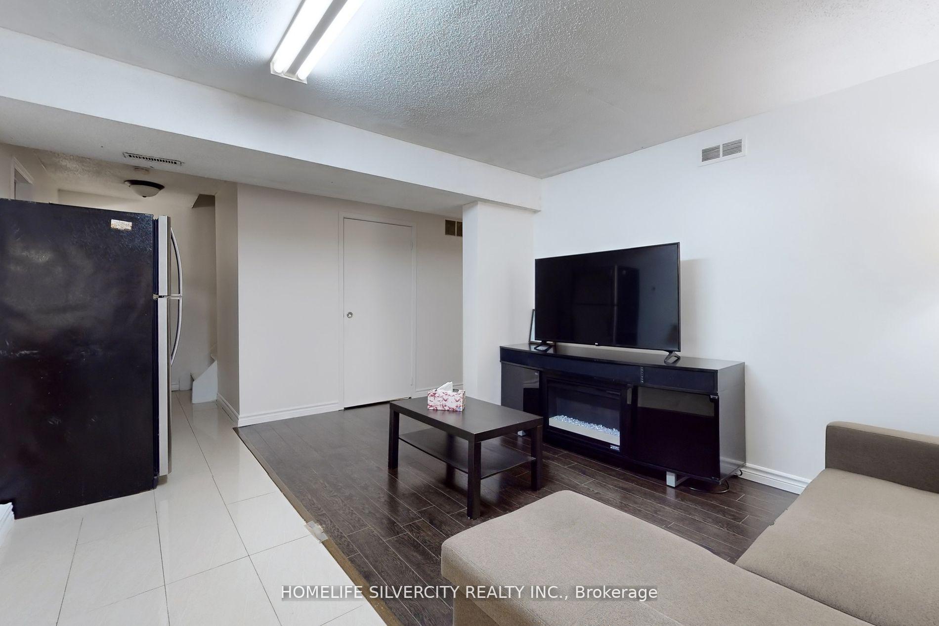 Photo 29 of 24 Norwood Place, Brampton, Westgate — HOMEH