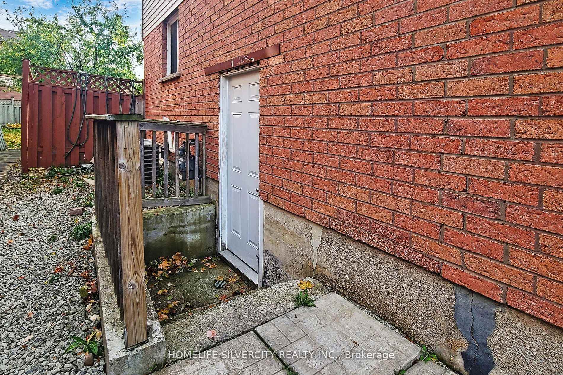 Photo 36 of 24 Norwood Place, Brampton, Westgate — HOMEH