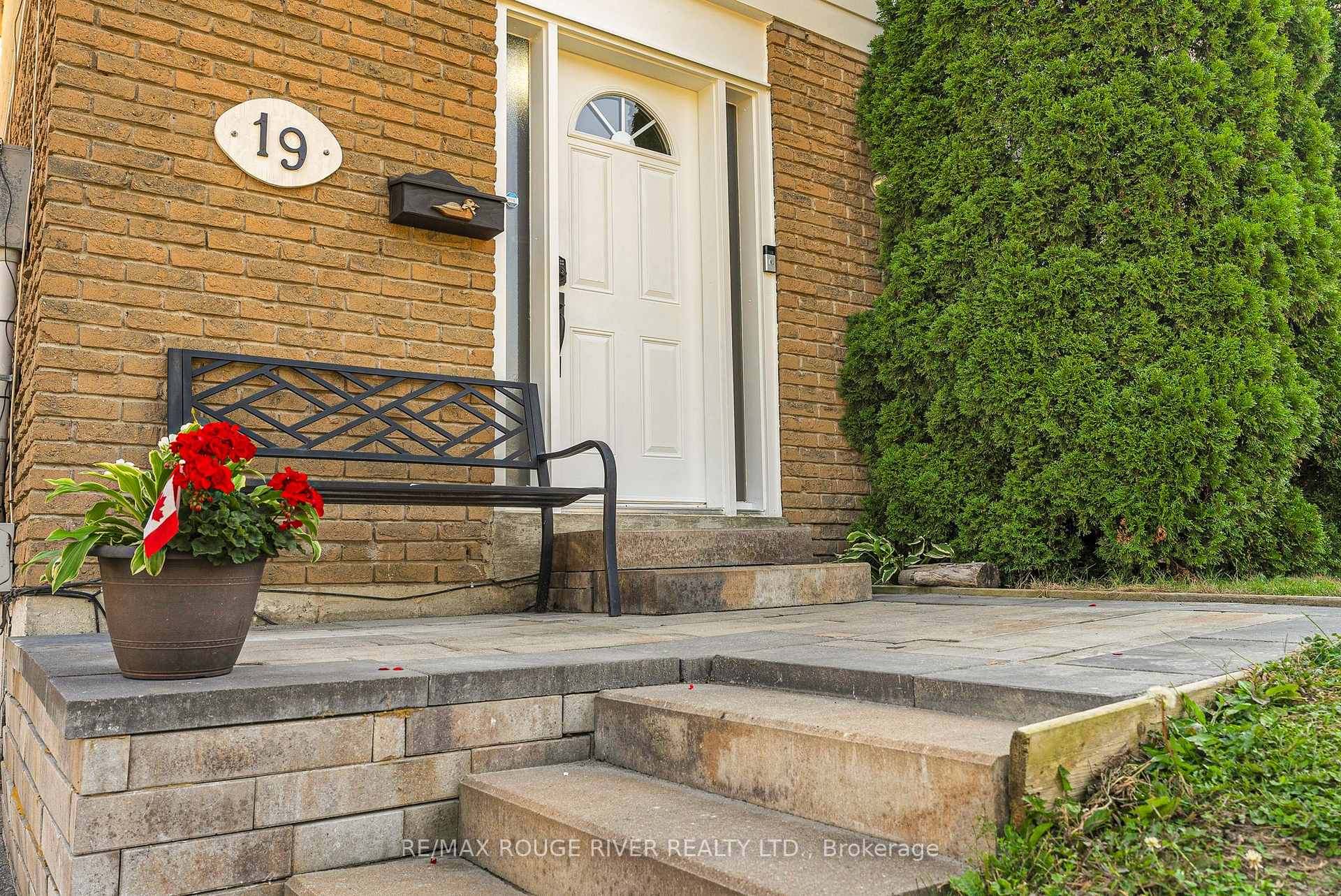 Photo 19 of 19 Vanstone Court, Clarington, Bowmanville — HOMEH