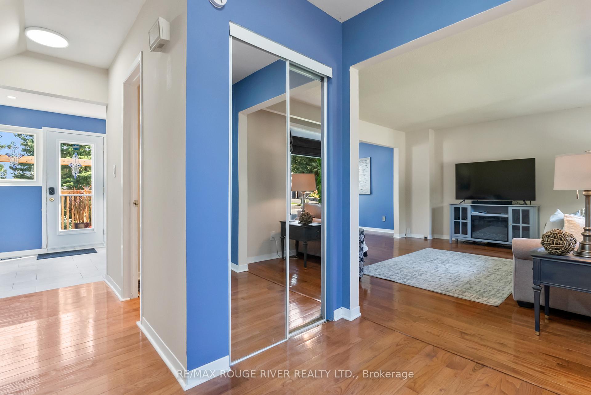 Photo 9 of 19 Vanstone Court, Clarington, Bowmanville — HOMEH