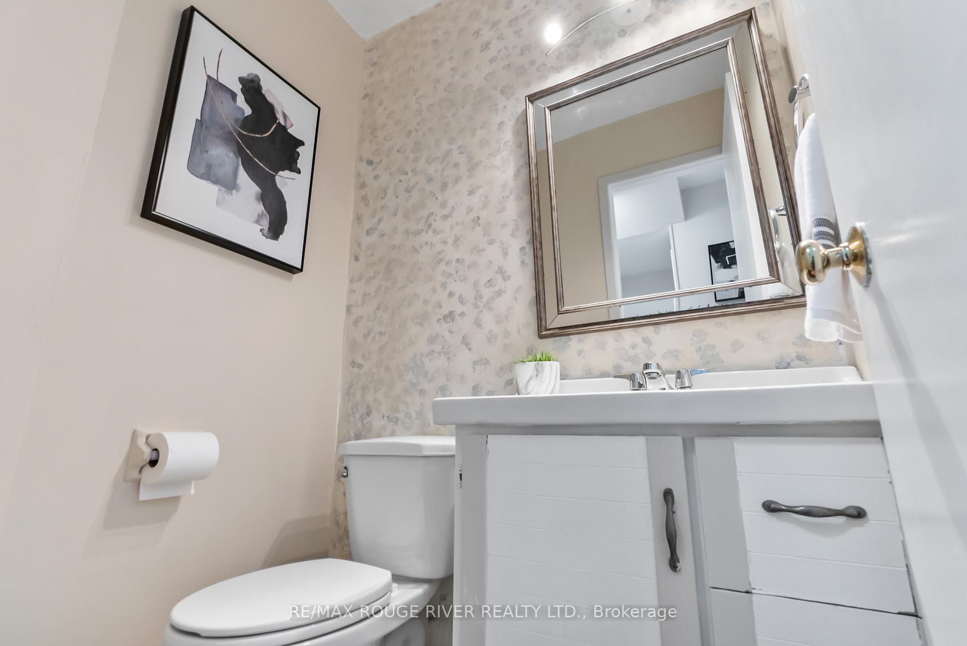 Photo 16 of 19 Vanstone Court, Clarington, Bowmanville — HOMEH