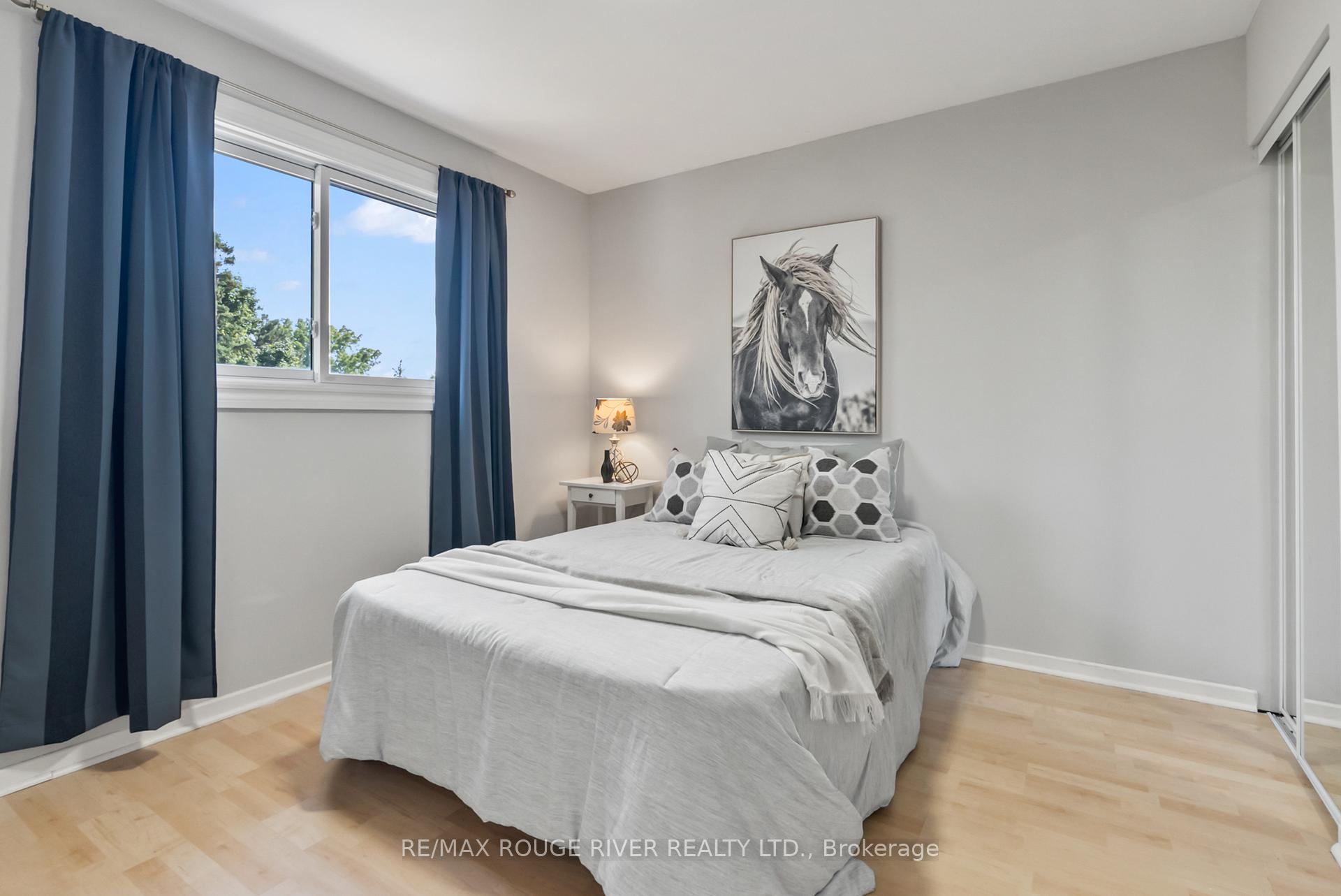 Photo 12 of 19 Vanstone Court, Clarington, Bowmanville — HOMEH