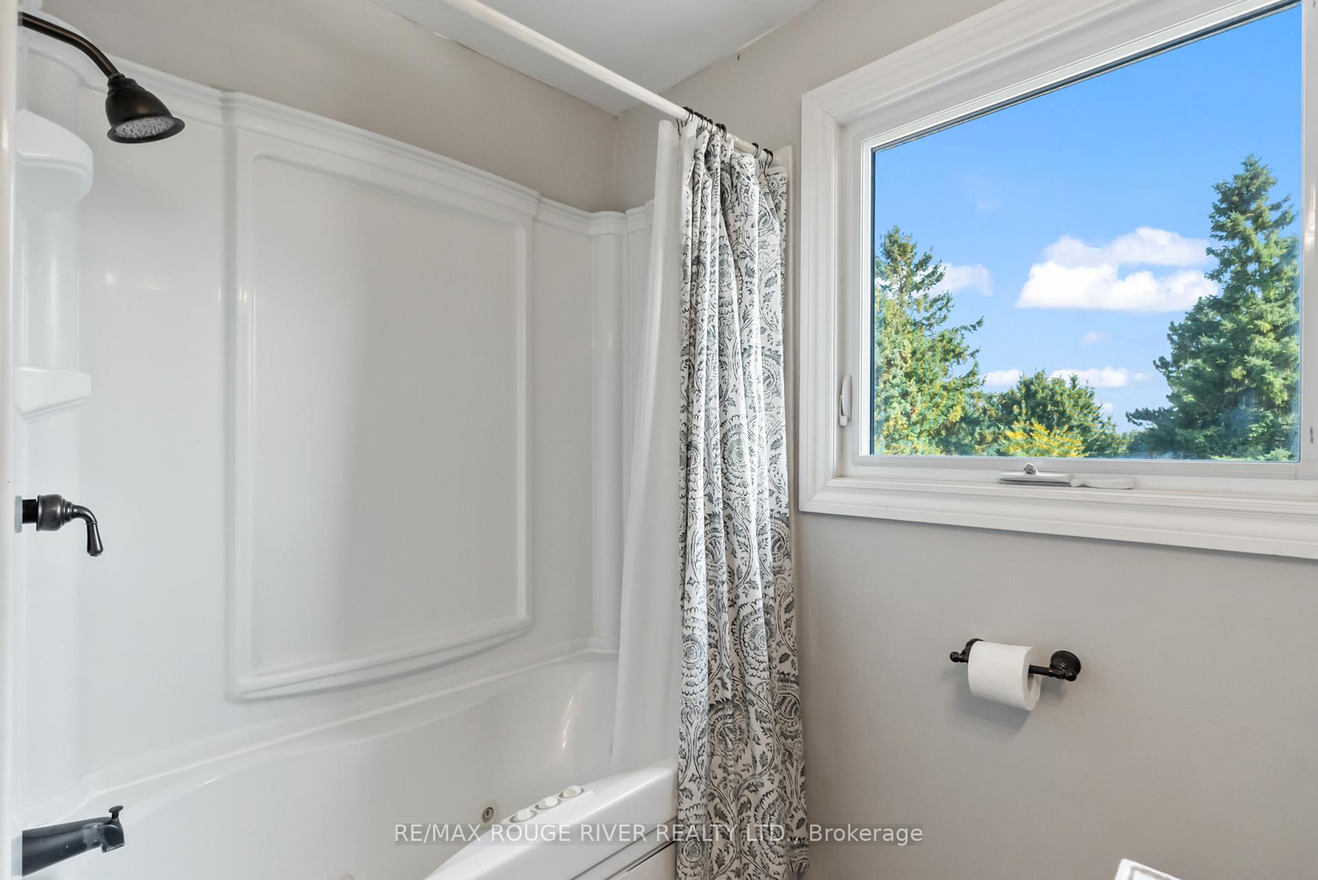 Photo 37 of 19 Vanstone Court, Clarington, Bowmanville — HOMEH