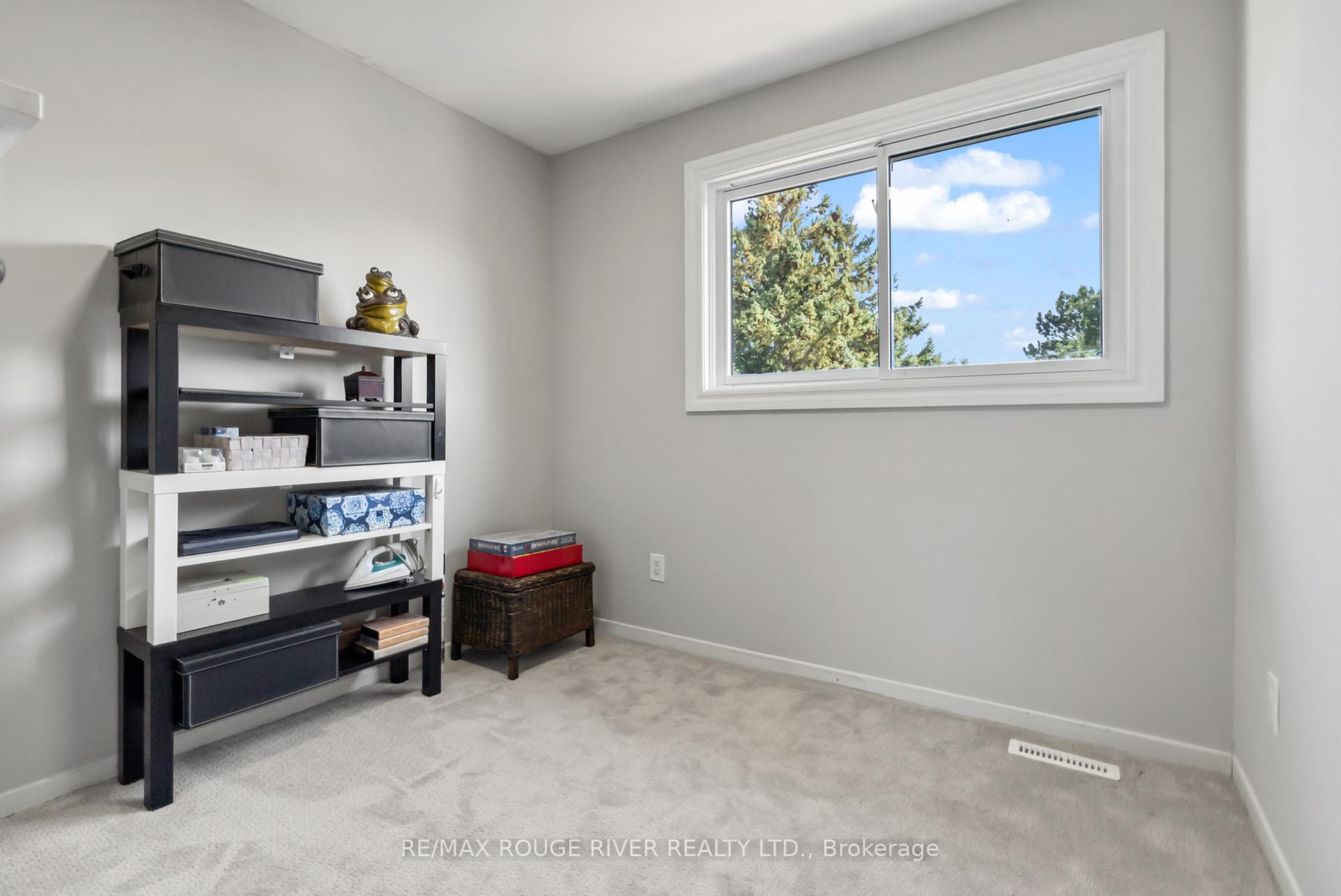Photo 17 of 19 Vanstone Court, Clarington, Bowmanville — HOMEH