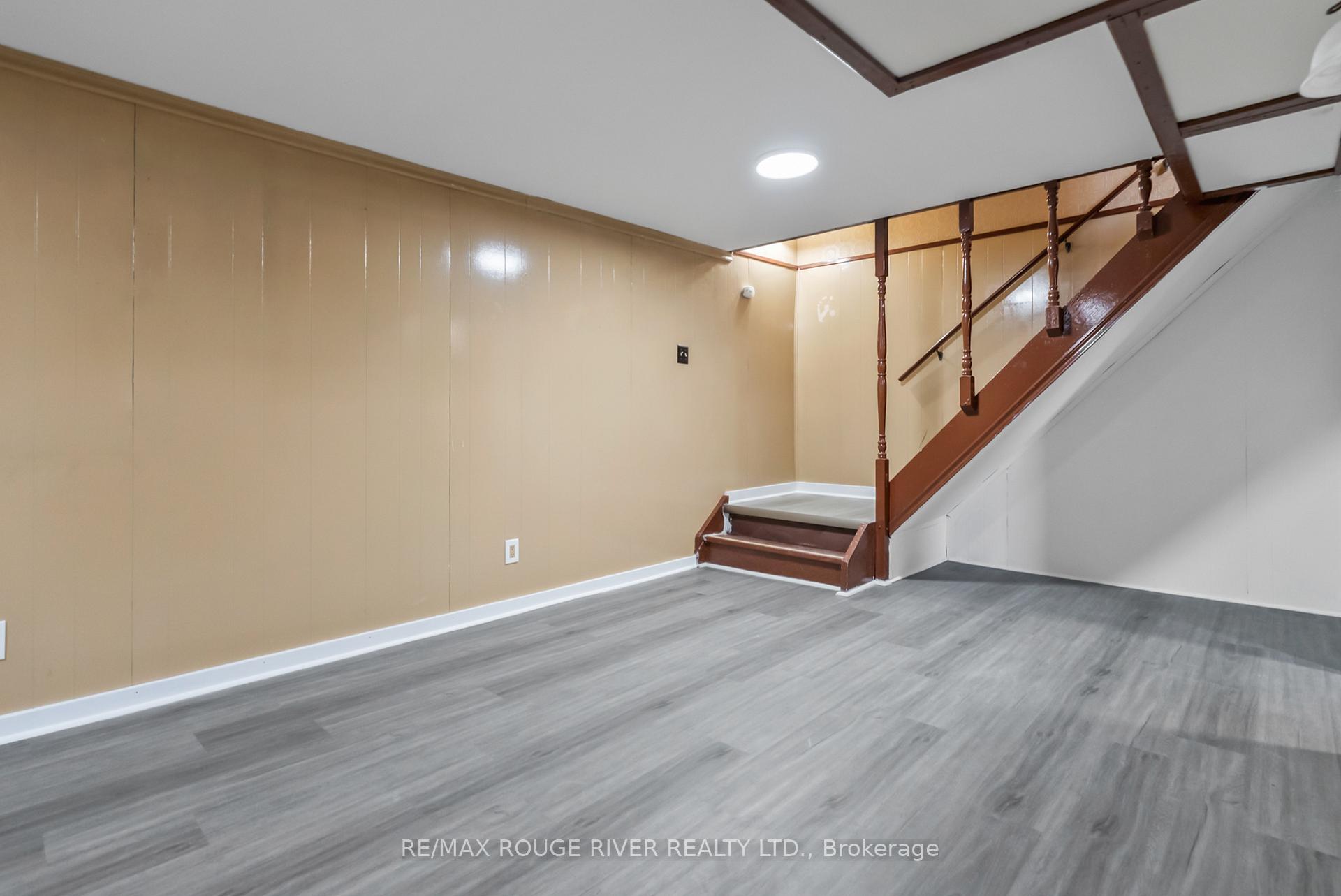 Photo 39 of 19 Vanstone Court, Clarington, Bowmanville — HOMEH
