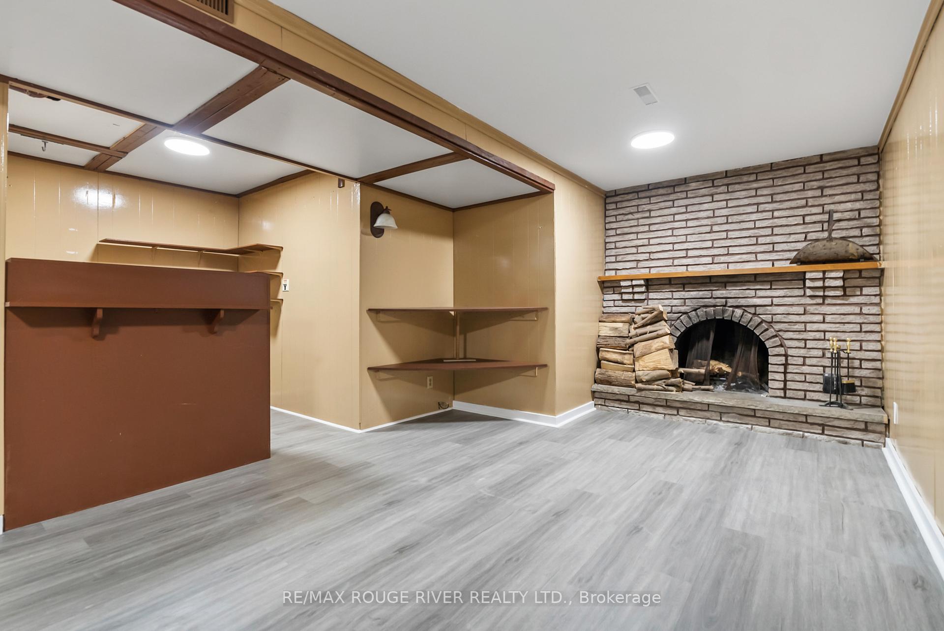 Photo 21 of 19 Vanstone Court, Clarington, Bowmanville — HOMEH