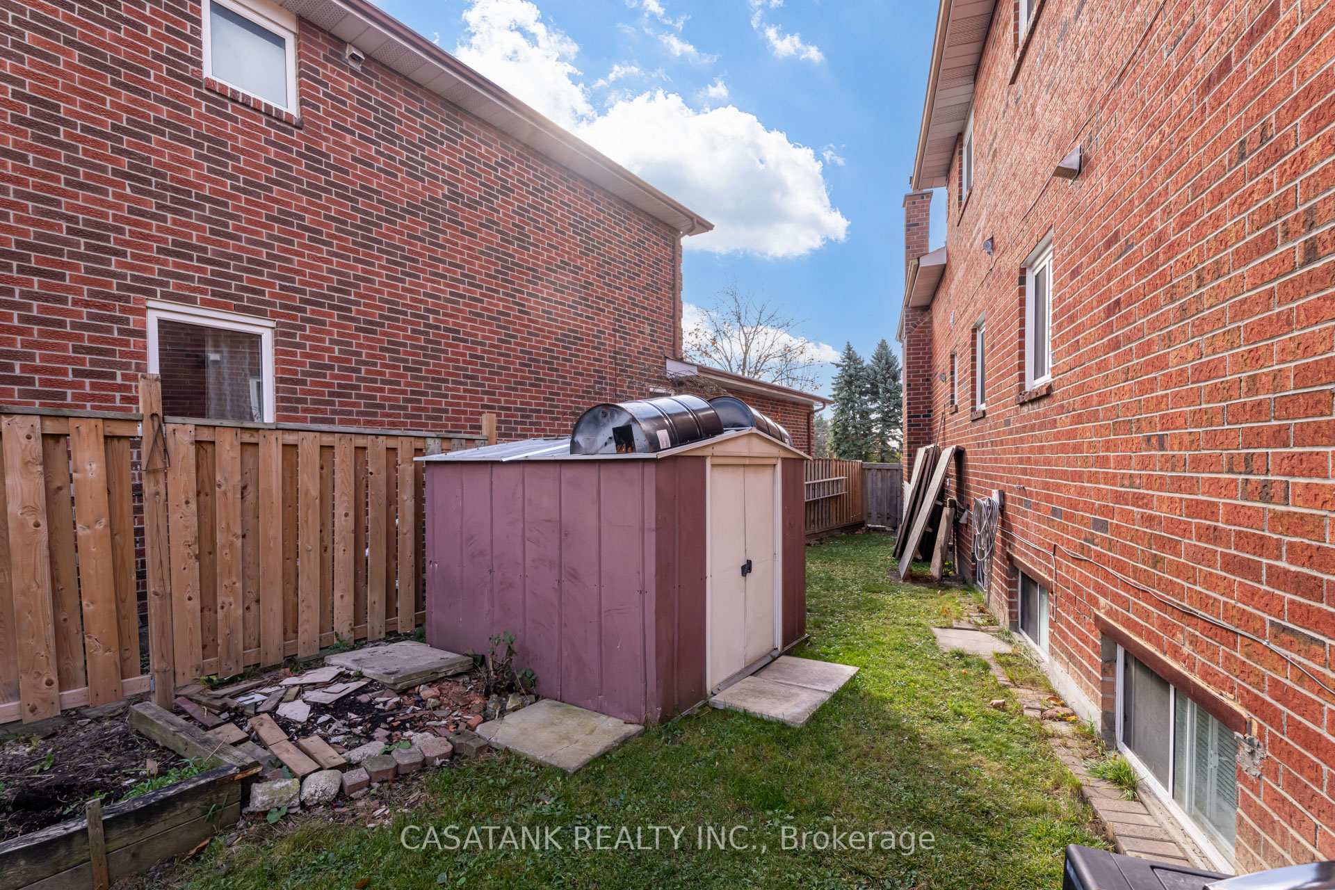 Photo 32 of 34 Willerton Close, Brampton, Brampton North — HOMEH