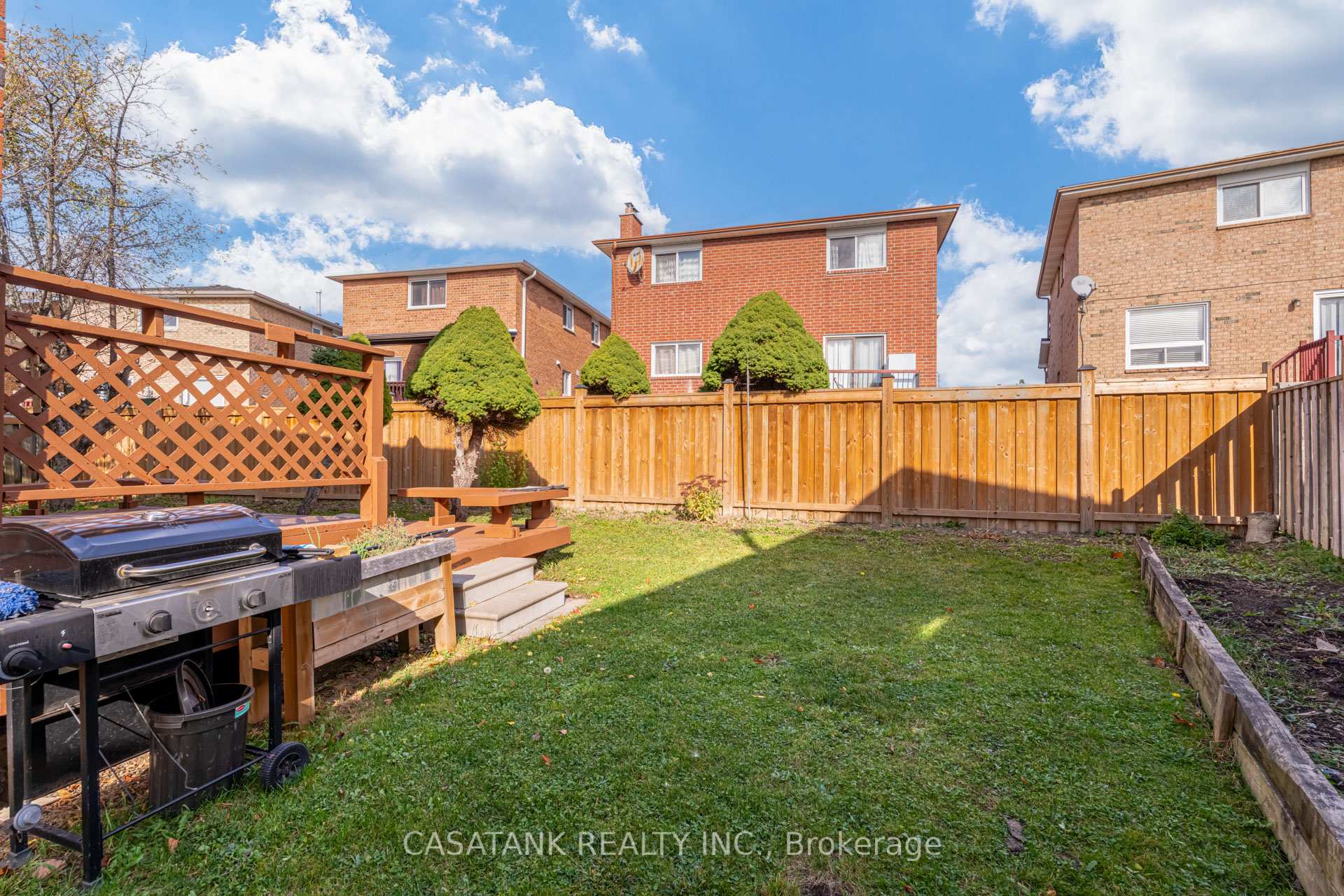 Photo 38 of 34 Willerton Close, Brampton, Brampton North — HOMEH