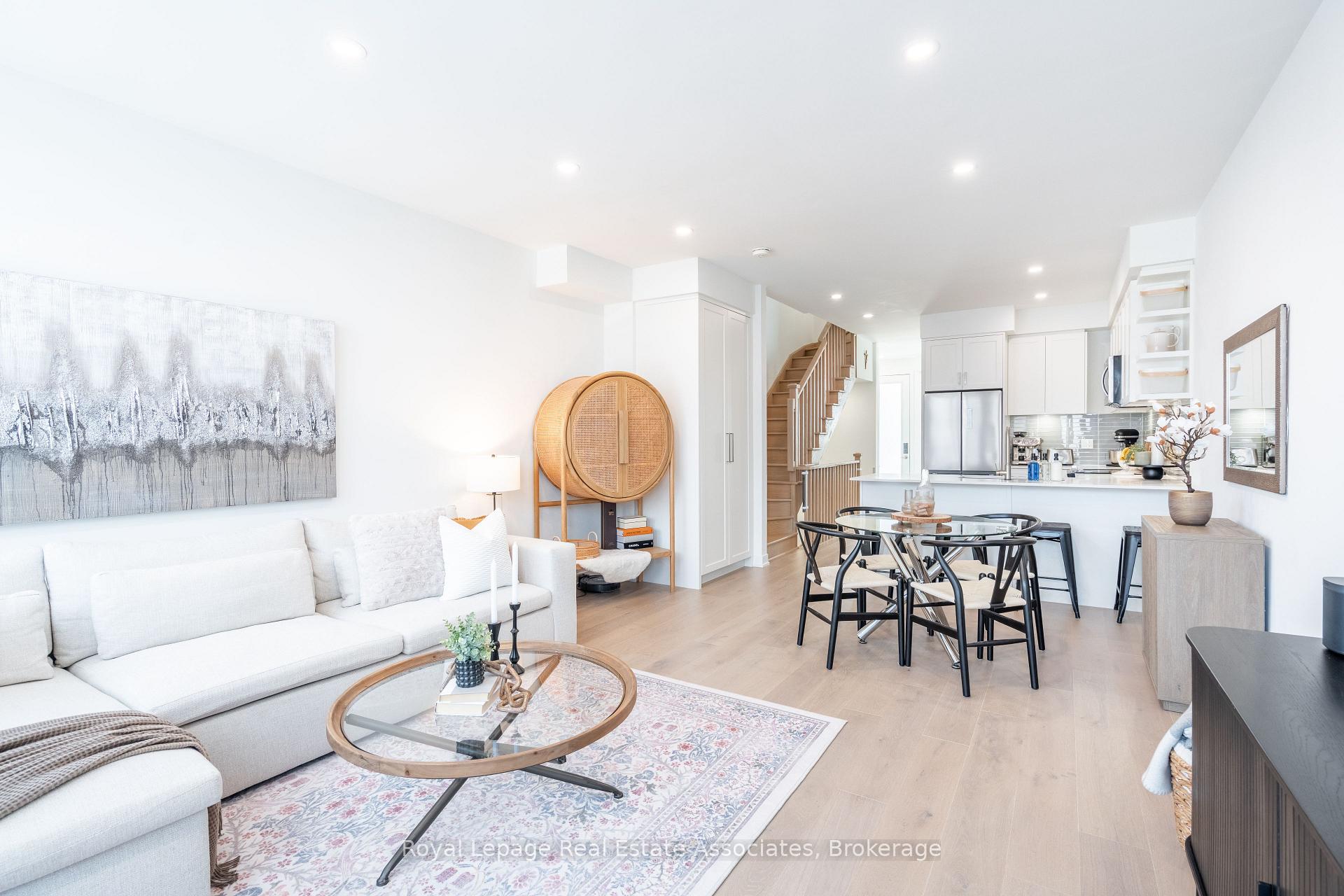 Photo 38 of 120 Green Gardens Boulevard, Toronto, Englemount-Lawrence — HOMEH