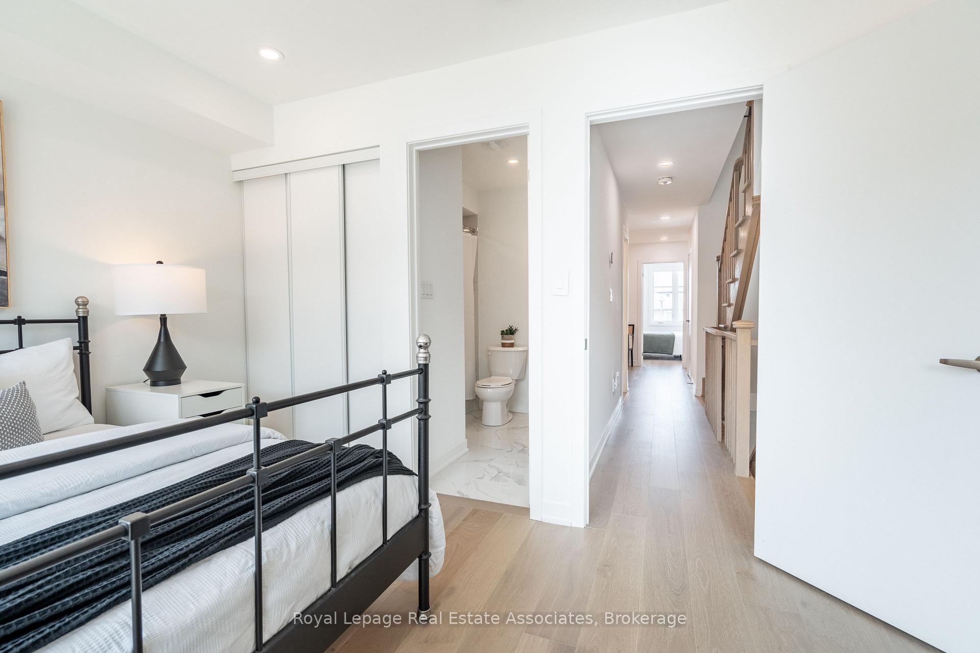 Photo 12 of 120 Green Gardens Boulevard, Toronto, Englemount-Lawrence — HOMEH
