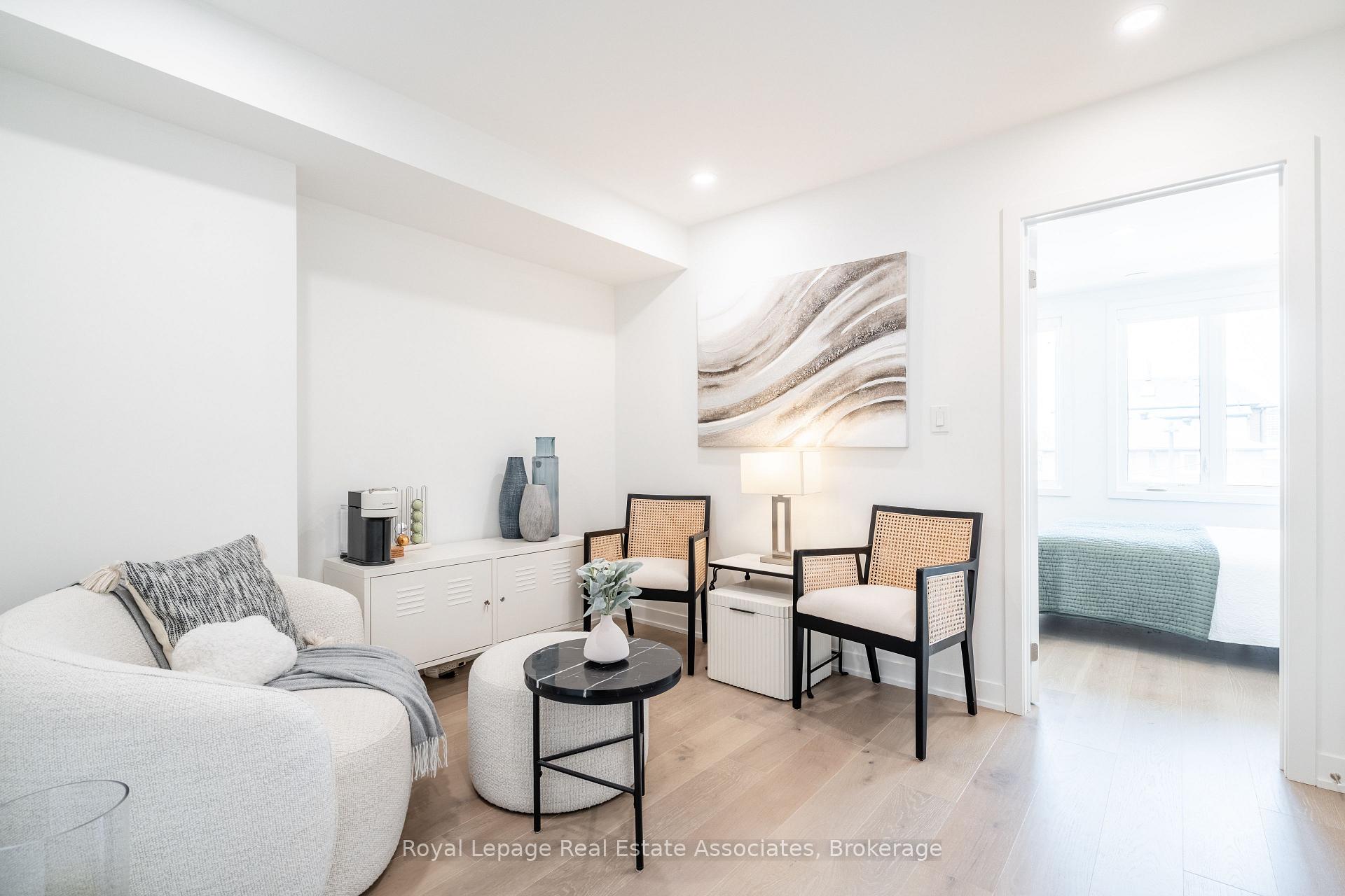 Photo 22 of 120 Green Gardens Boulevard, Toronto, Englemount-Lawrence — HOMEH