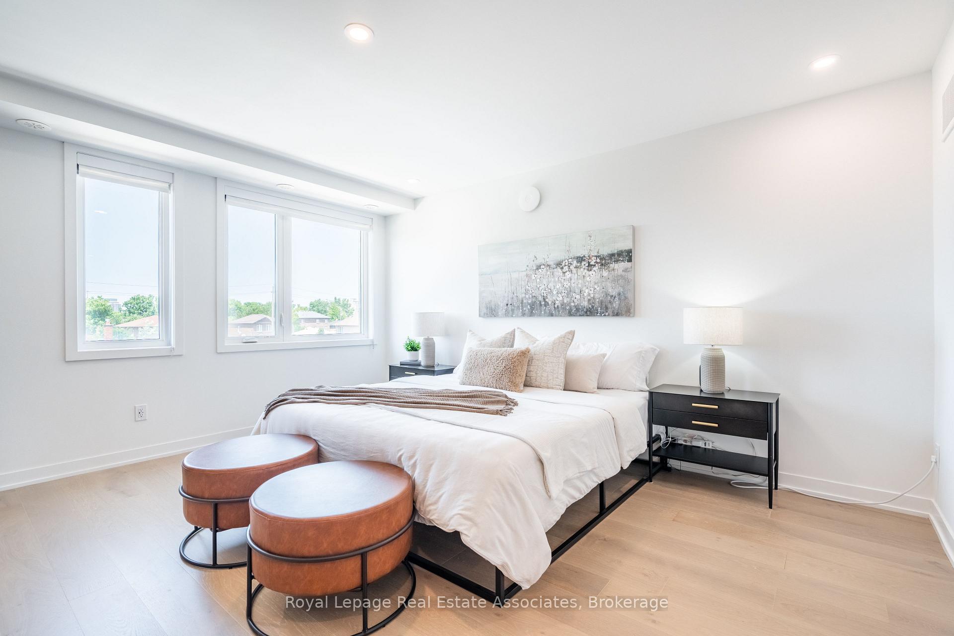 Photo 34 of 120 Green Gardens Boulevard, Toronto, Englemount-Lawrence — HOMEH