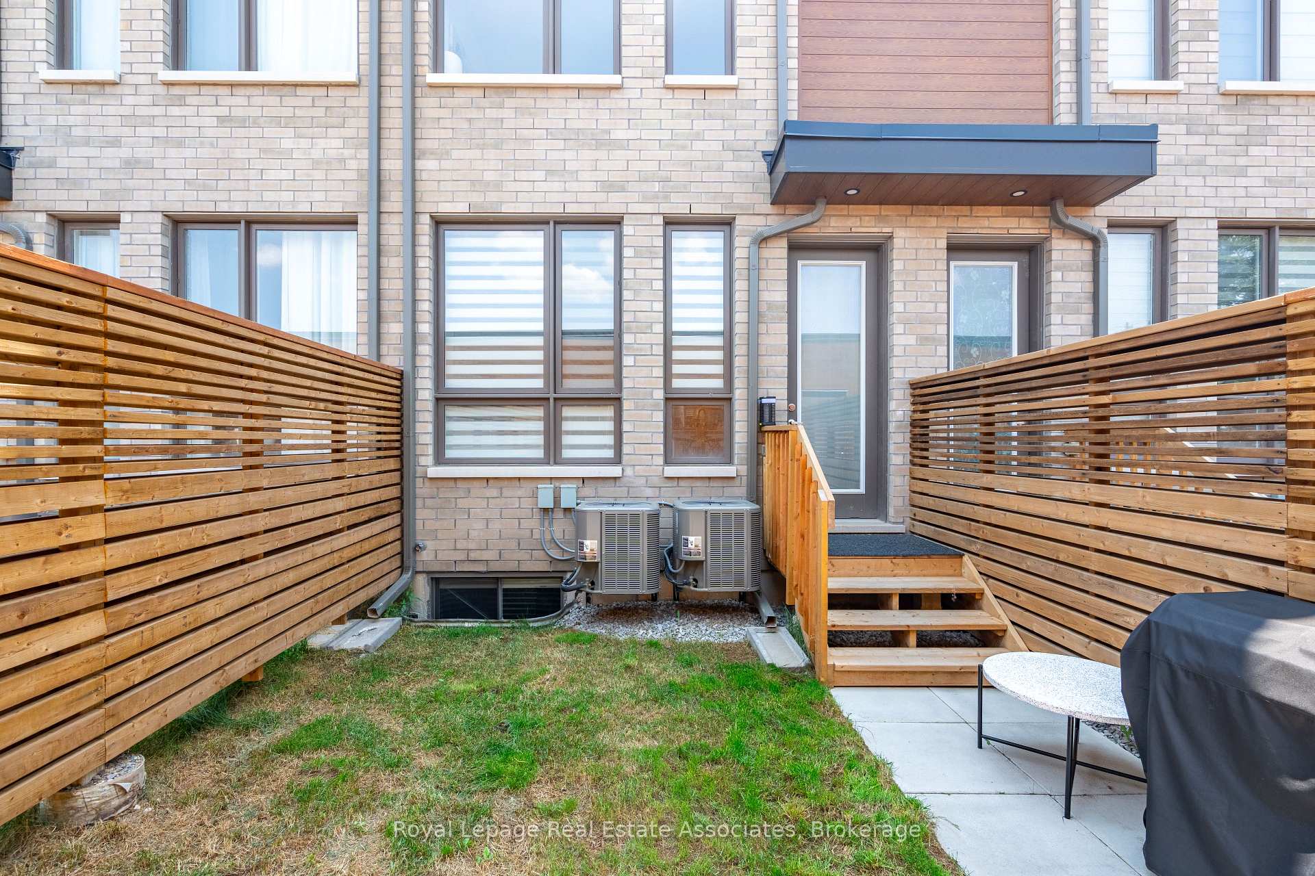 Photo 32 of 120 Green Gardens Boulevard, Toronto, Englemount-Lawrence — HOMEH