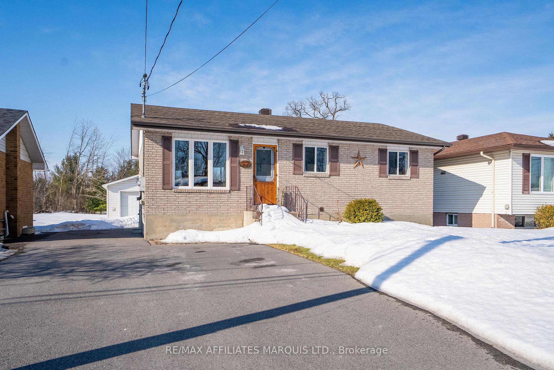 Photo 1 of 2466 Edgar Street, Cornwall — HOMEH