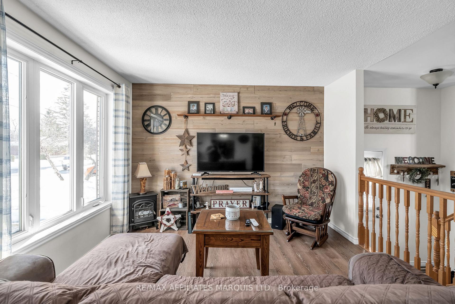 Photo 10 of 2466 Edgar Street, Cornwall — HOMEH