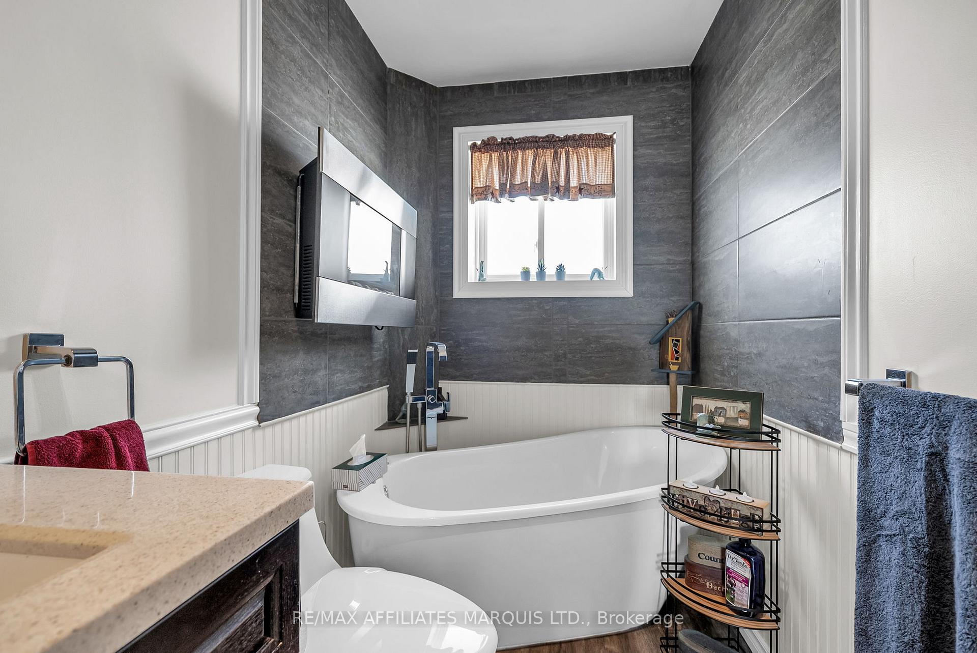 Photo 18 of 2466 Edgar Street, Cornwall — HOMEH