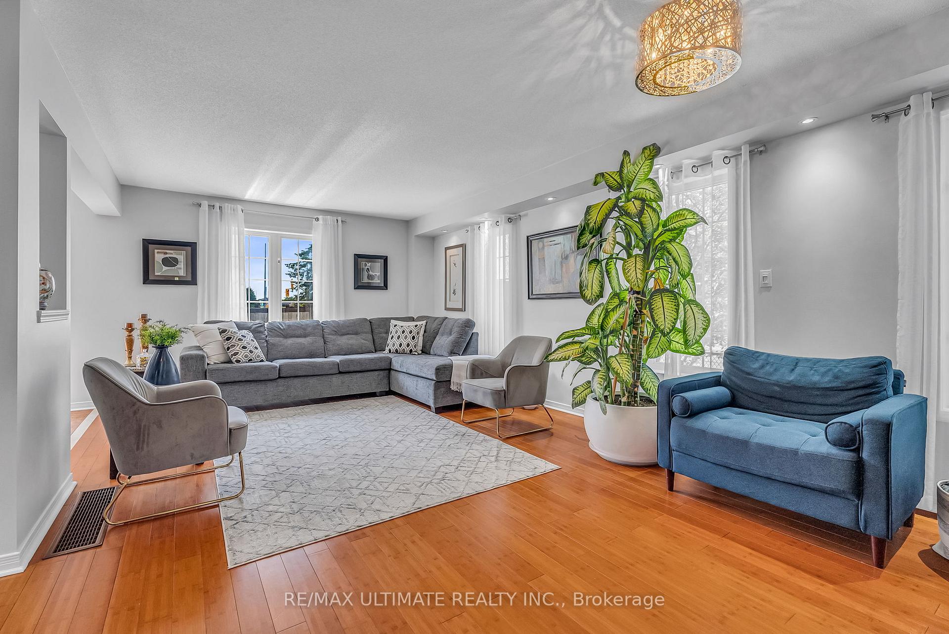 Photo 2 of 64 Tideland Drive, Brampton, Fletcher's Creek South — HOMEH
