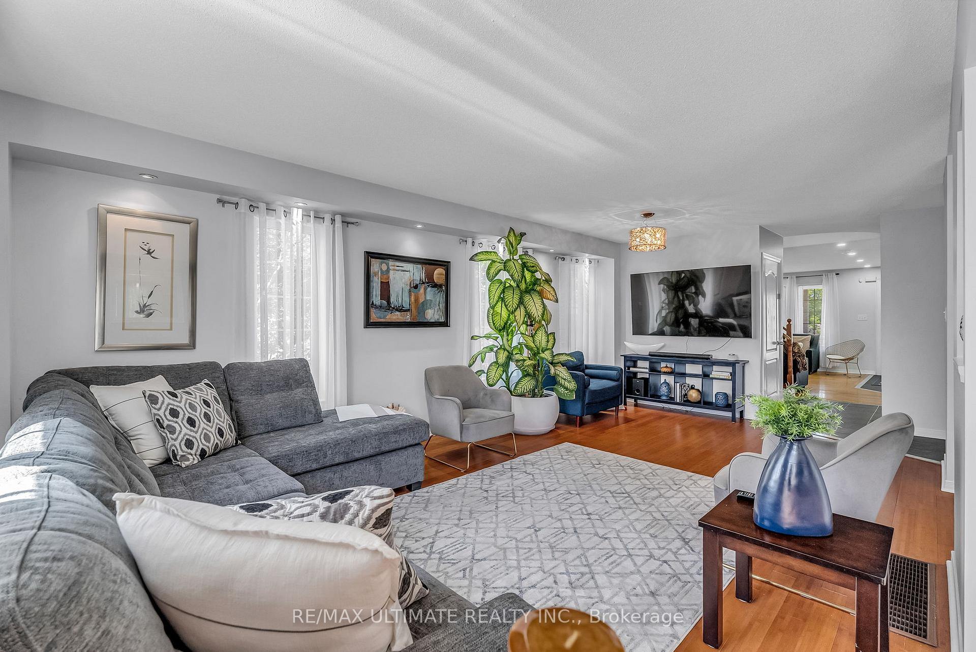 Photo 8 of 64 Tideland Drive, Brampton, Fletcher's Creek South — HOMEH