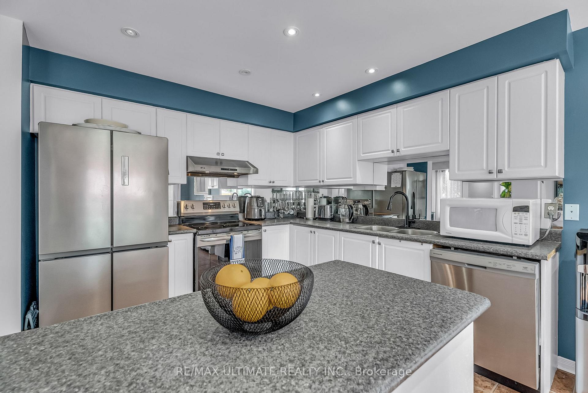 Photo 7 of 64 Tideland Drive, Brampton, Fletcher's Creek South — HOMEH