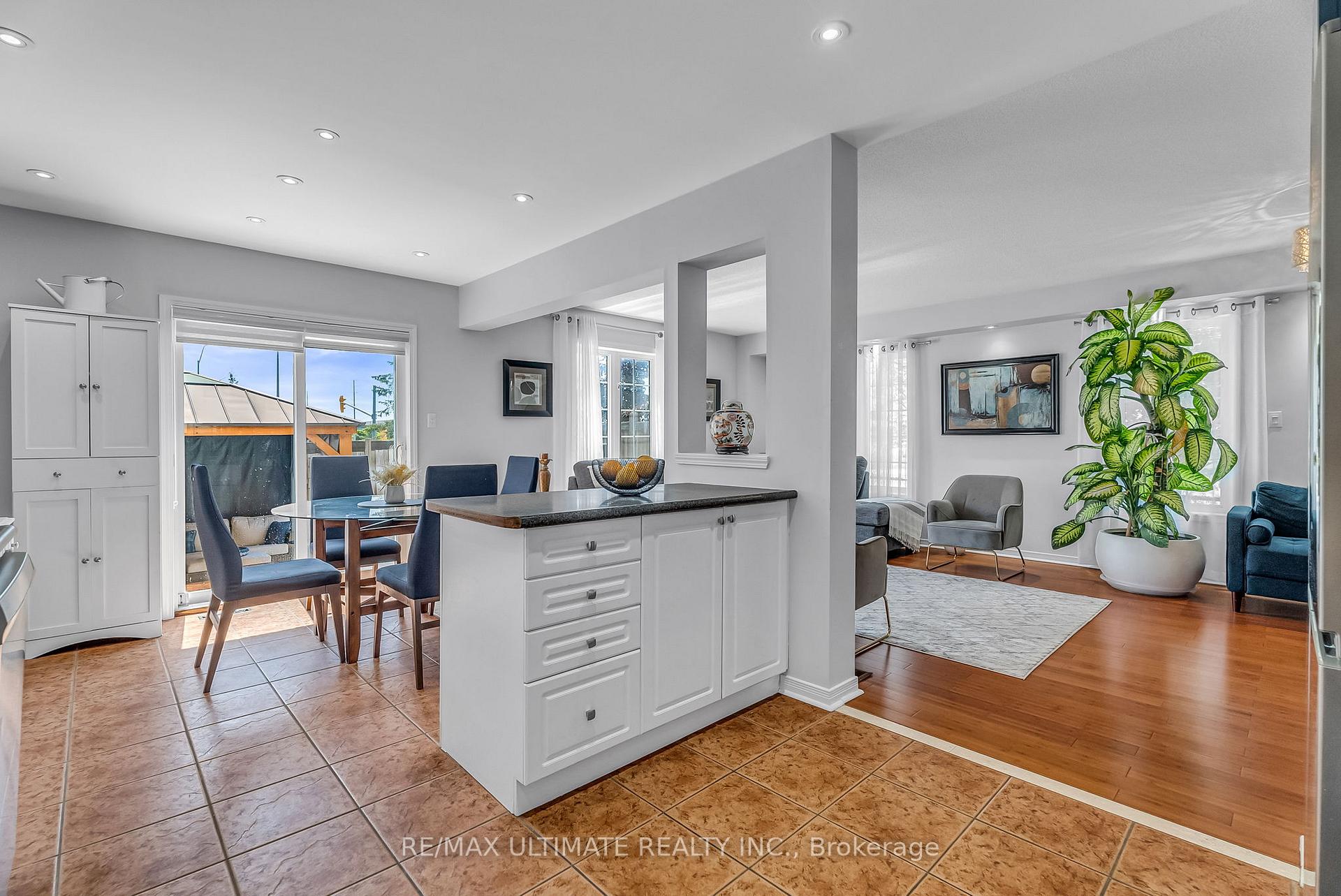 Photo 14 of 64 Tideland Drive, Brampton, Fletcher's Creek South — HOMEH