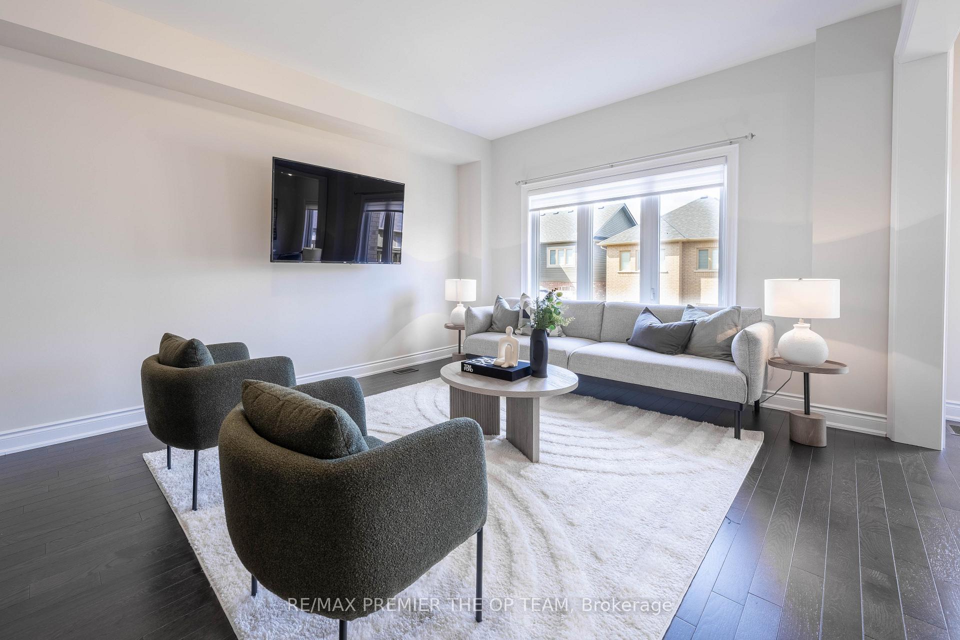 Photo 7 of 53 Janes Crescent, New Tecumseth, Alliston — HOMEH