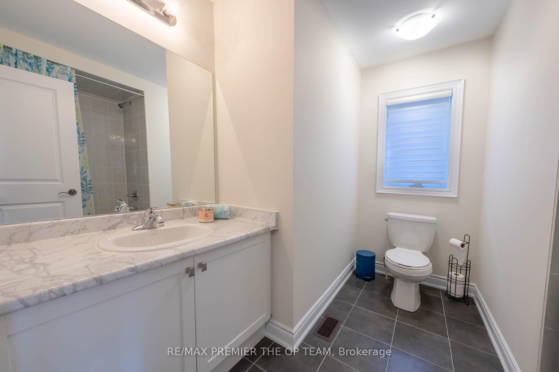 Photo 13 of 53 Janes Crescent, New Tecumseth, Alliston — HOMEH