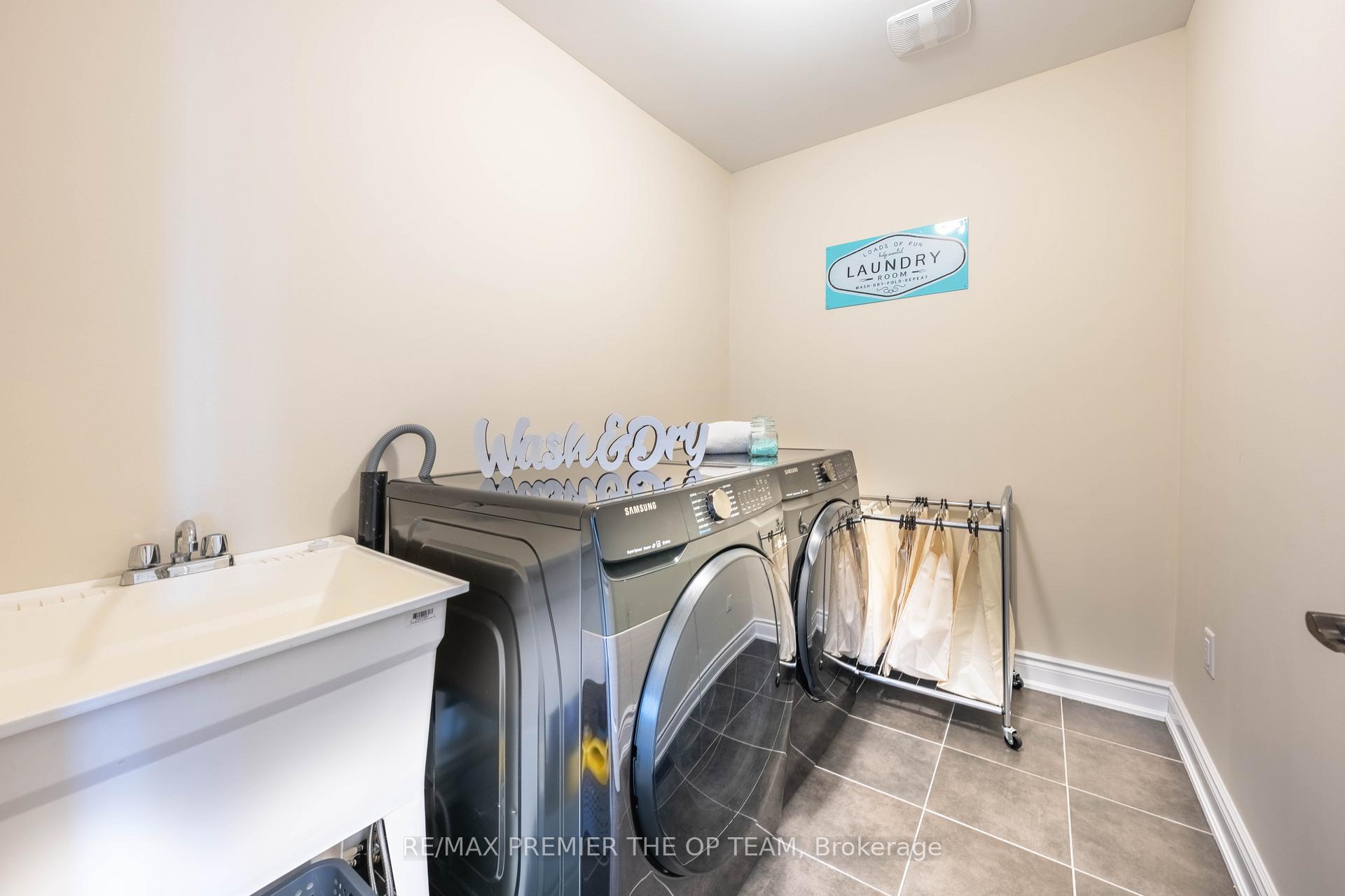 Photo 12 of 53 Janes Crescent, New Tecumseth, Alliston — HOMEH
