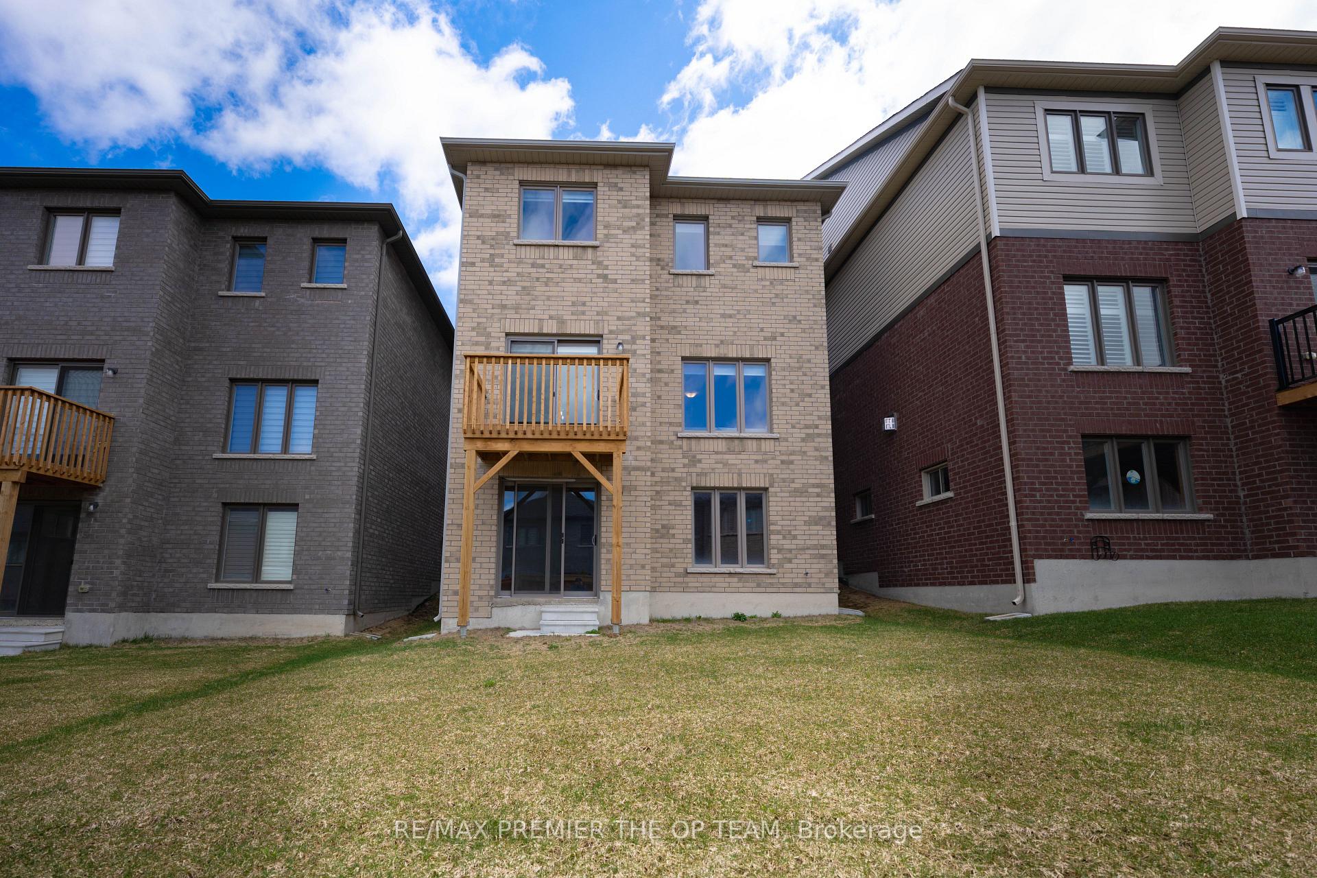 Photo 29 of 53 Janes Crescent, New Tecumseth, Alliston — HOMEH