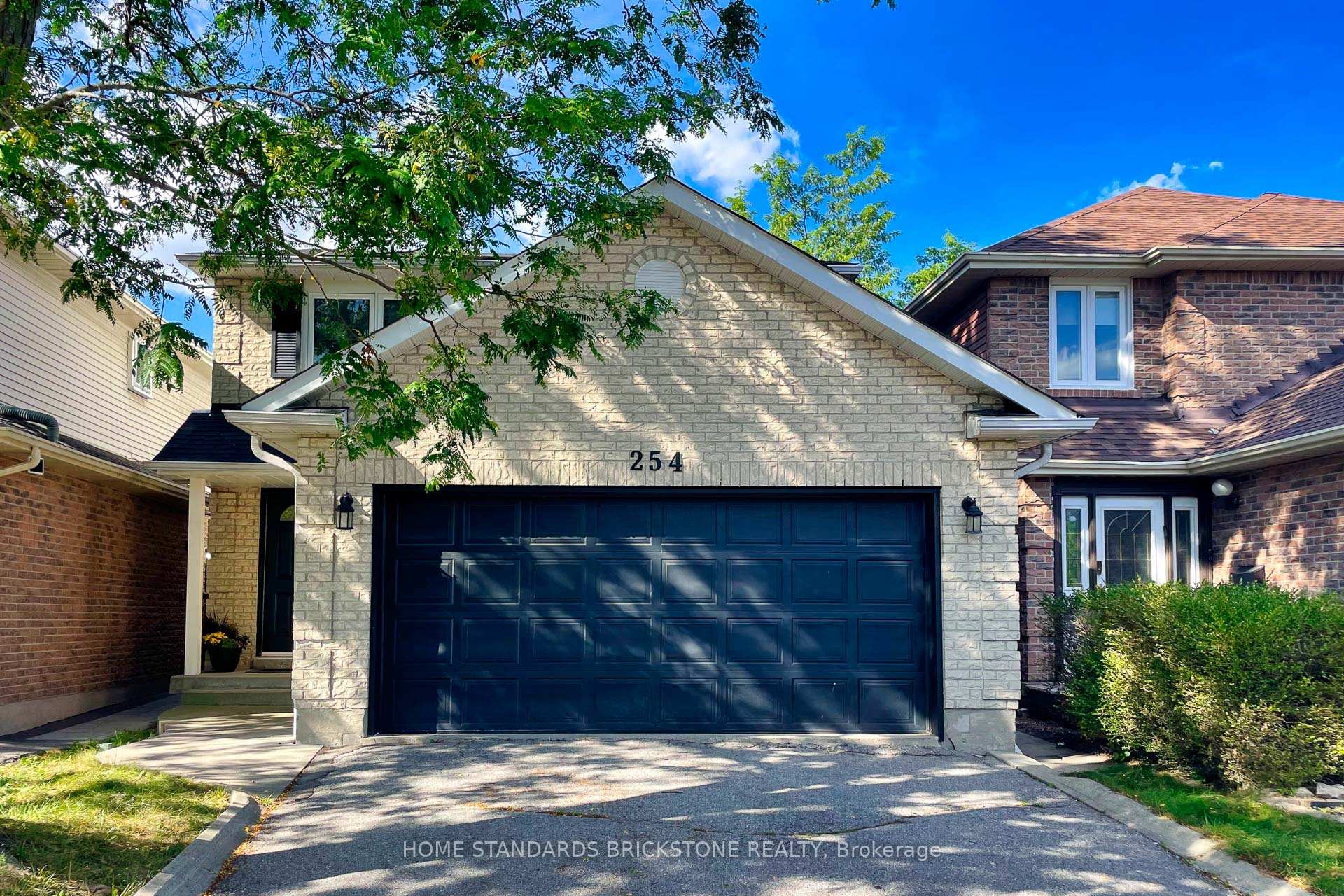 Photo 1 of 254 Mullen Drive, Vaughan, Brownridge — HOMEH