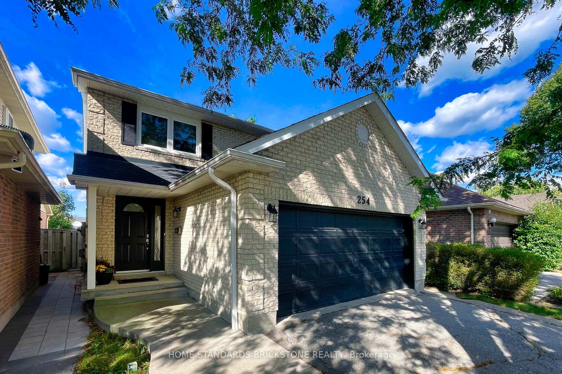 Photo 7 of 254 Mullen Drive, Vaughan, Brownridge — HOMEH