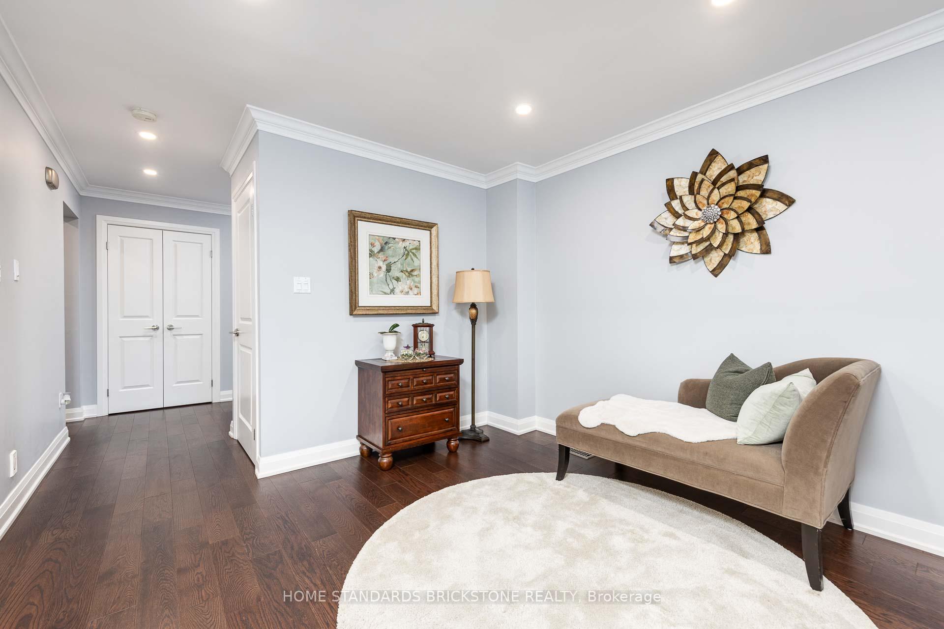 Photo 5 of 254 Mullen Drive, Vaughan, Brownridge — HOMEH
