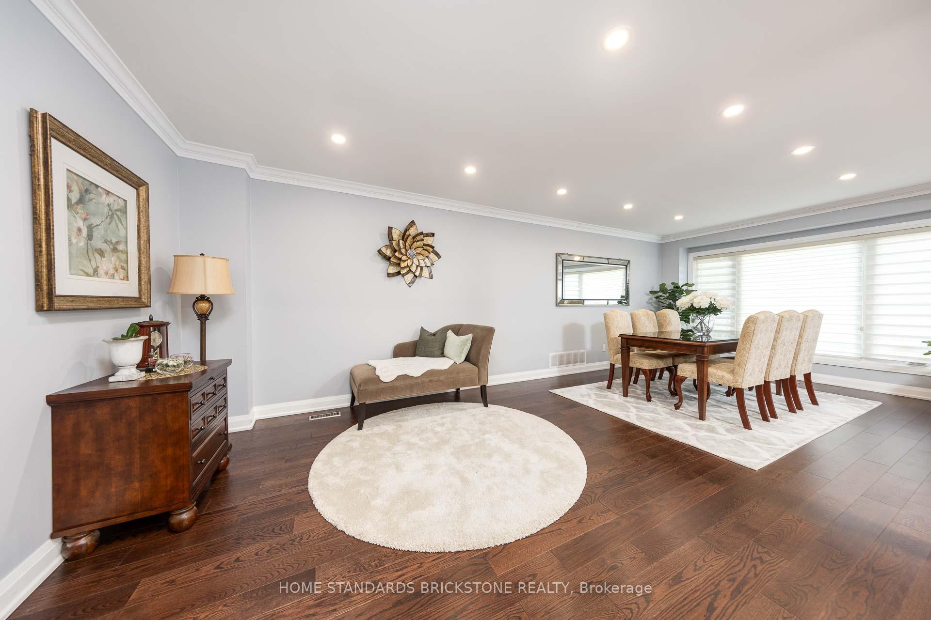 Photo 11 of 254 Mullen Drive, Vaughan, Brownridge — HOMEH