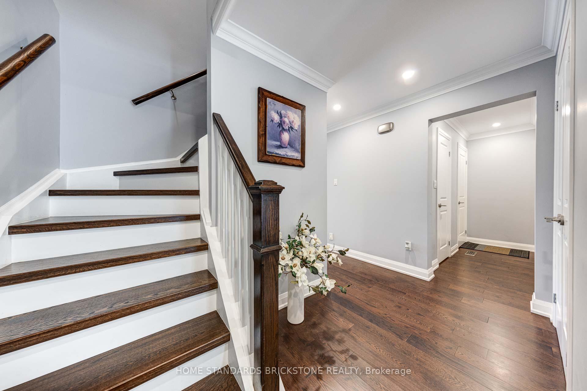 Photo 17 of 254 Mullen Drive, Vaughan, Brownridge — HOMEH