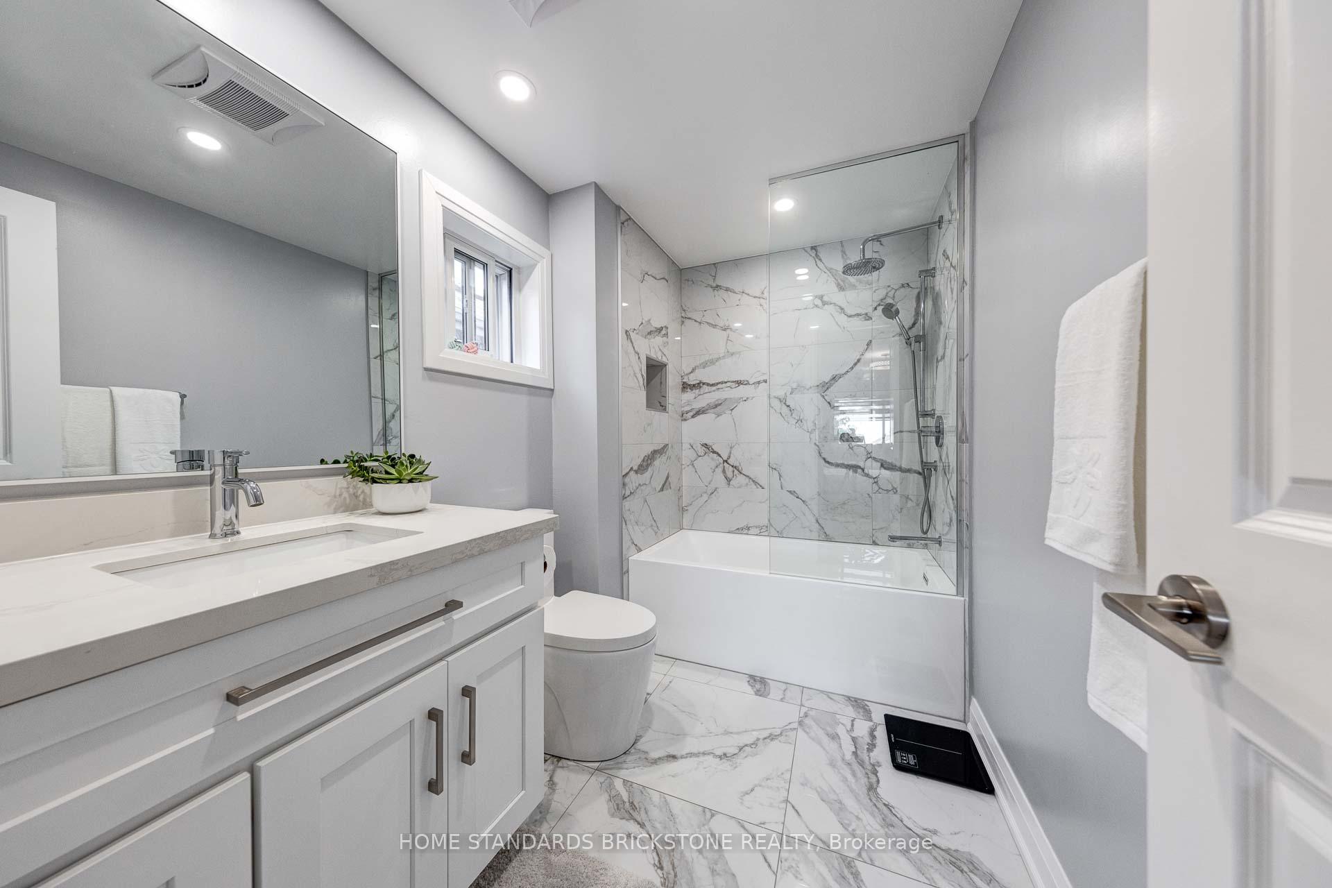 Photo 23 of 254 Mullen Drive, Vaughan, Brownridge — HOMEH