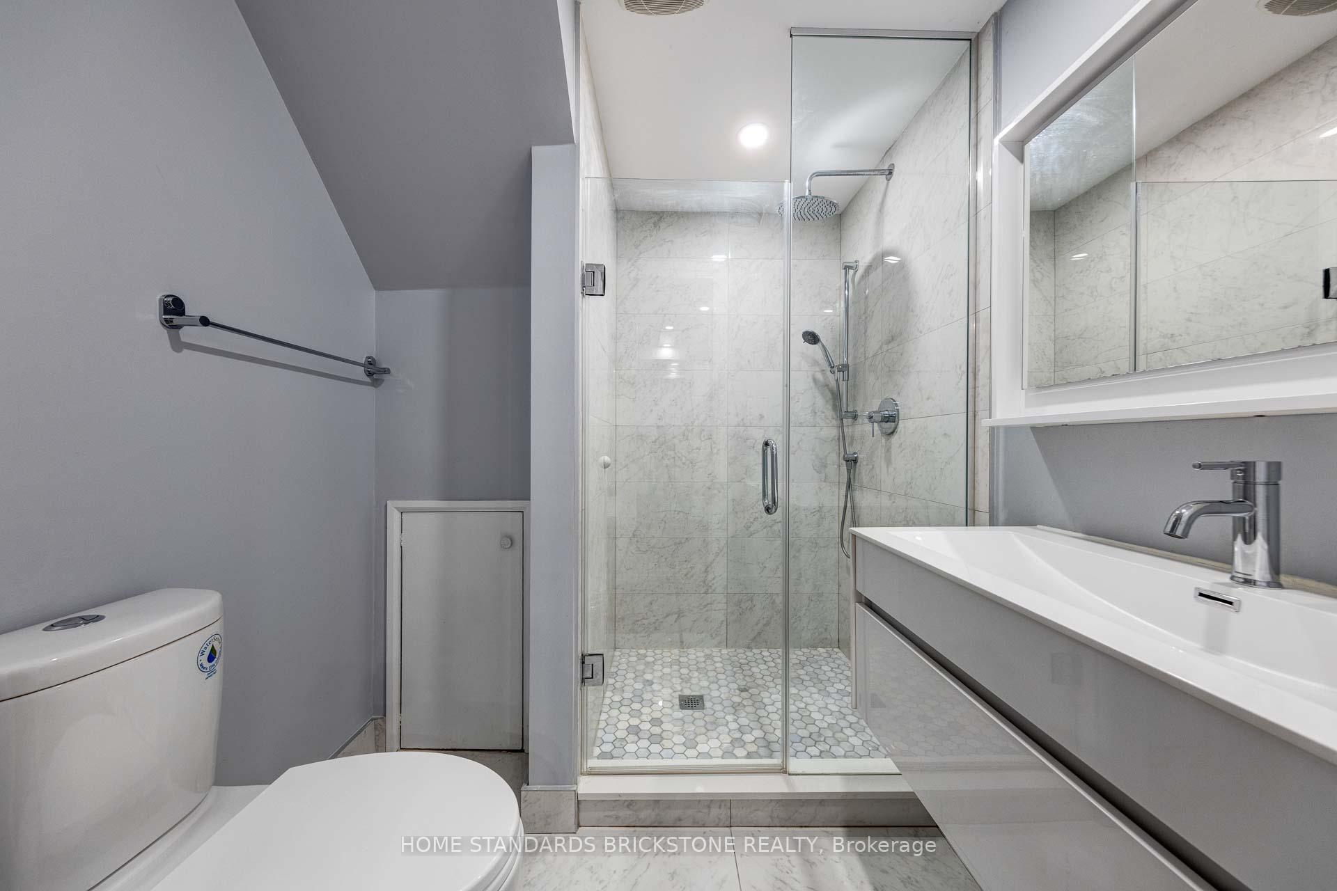 Photo 33 of 254 Mullen Drive, Vaughan, Brownridge — HOMEH