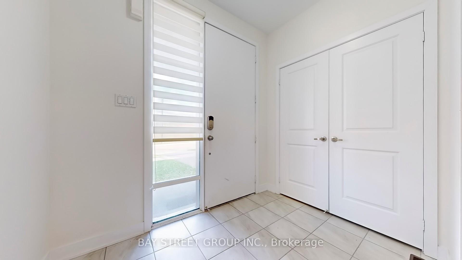 Photo 7 of 173 Badgerow Way, Aurora, Rural Aurora — HOMEH