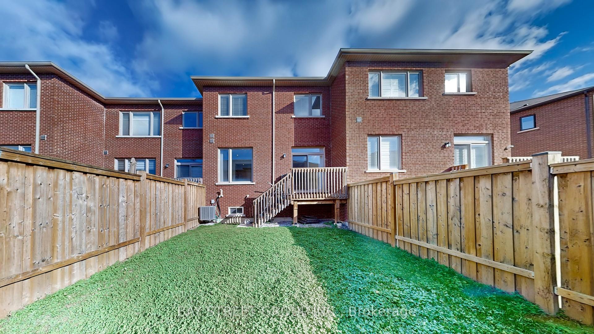 Photo 36 of 173 Badgerow Way, Aurora, Rural Aurora — HOMEH