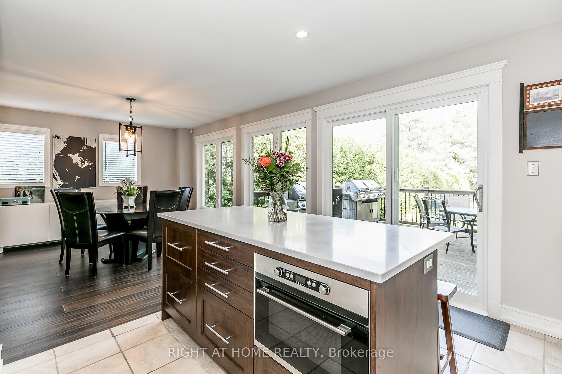 Photo 31 of 46 Alpine Way, Oro-Medonte, Horseshoe Valley — HOMEH