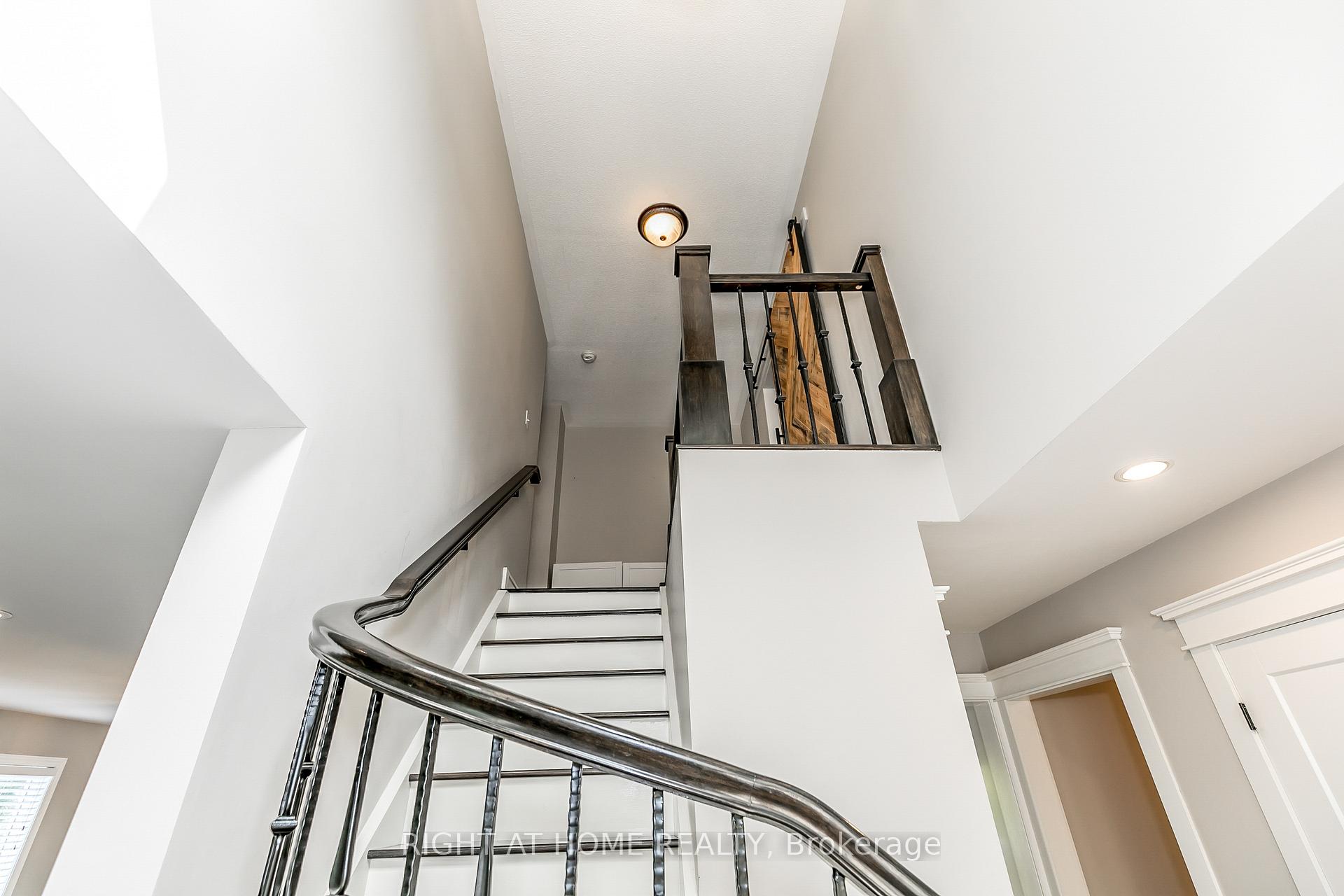 Photo 34 of 46 Alpine Way, Oro-Medonte, Horseshoe Valley — HOMEH