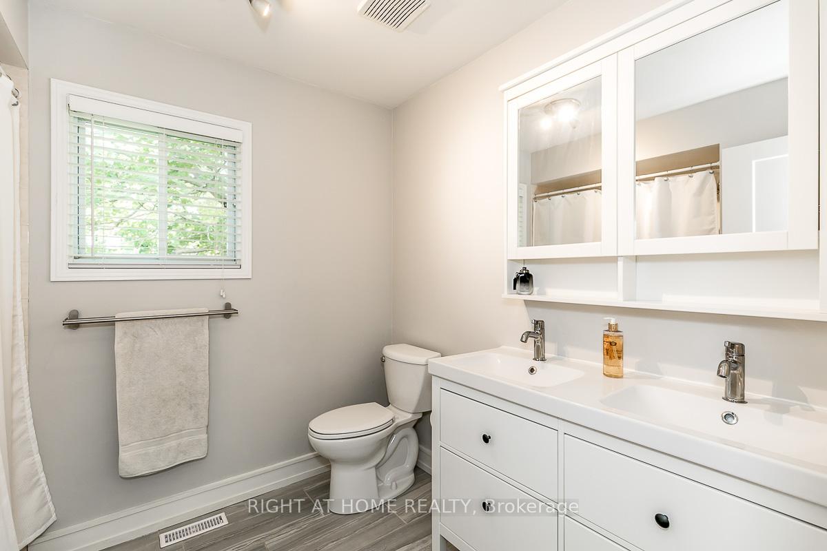 Photo 6 of 46 Alpine Way, Oro-Medonte, Horseshoe Valley — HOMEH