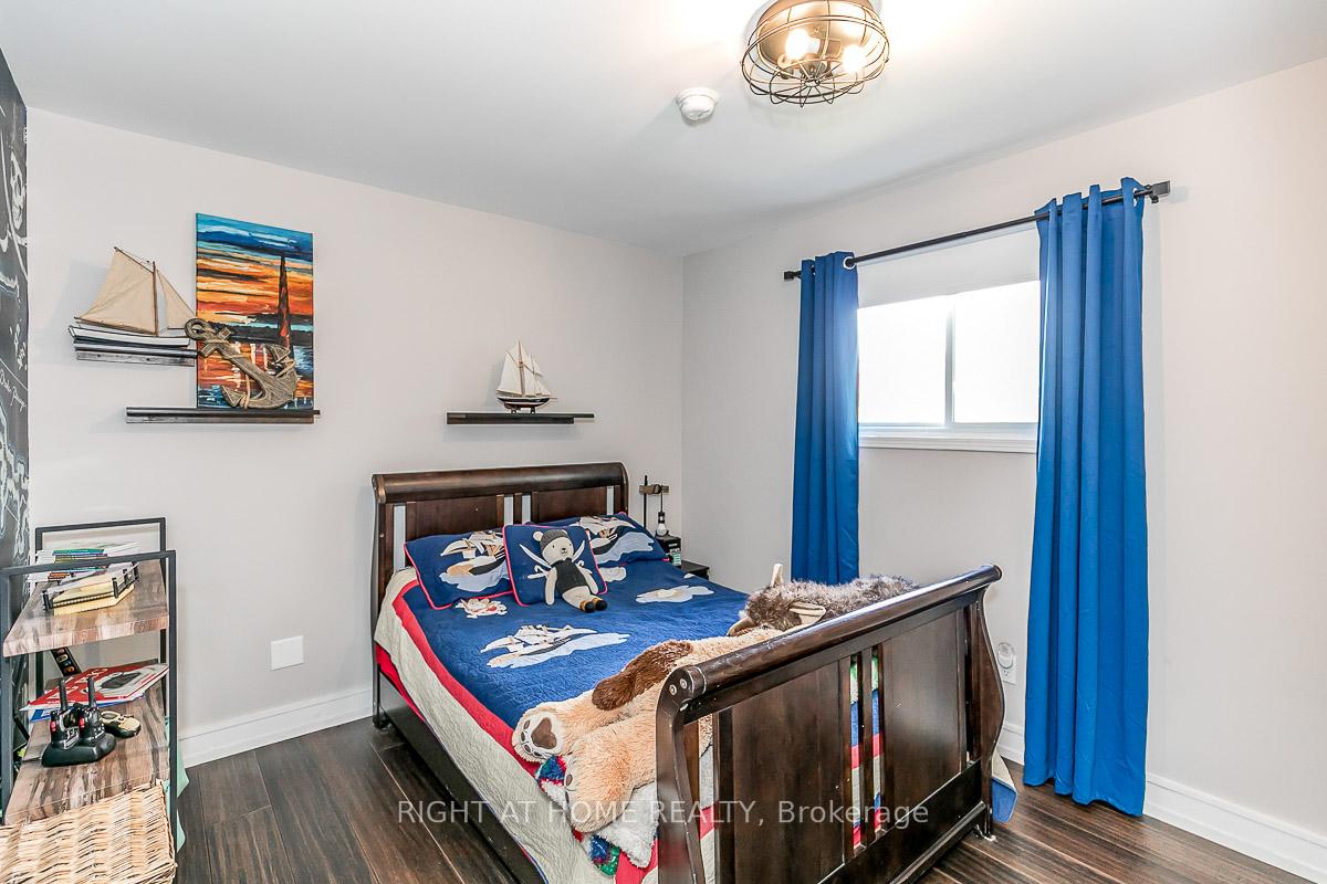 Photo 7 of 46 Alpine Way, Oro-Medonte, Horseshoe Valley — HOMEH