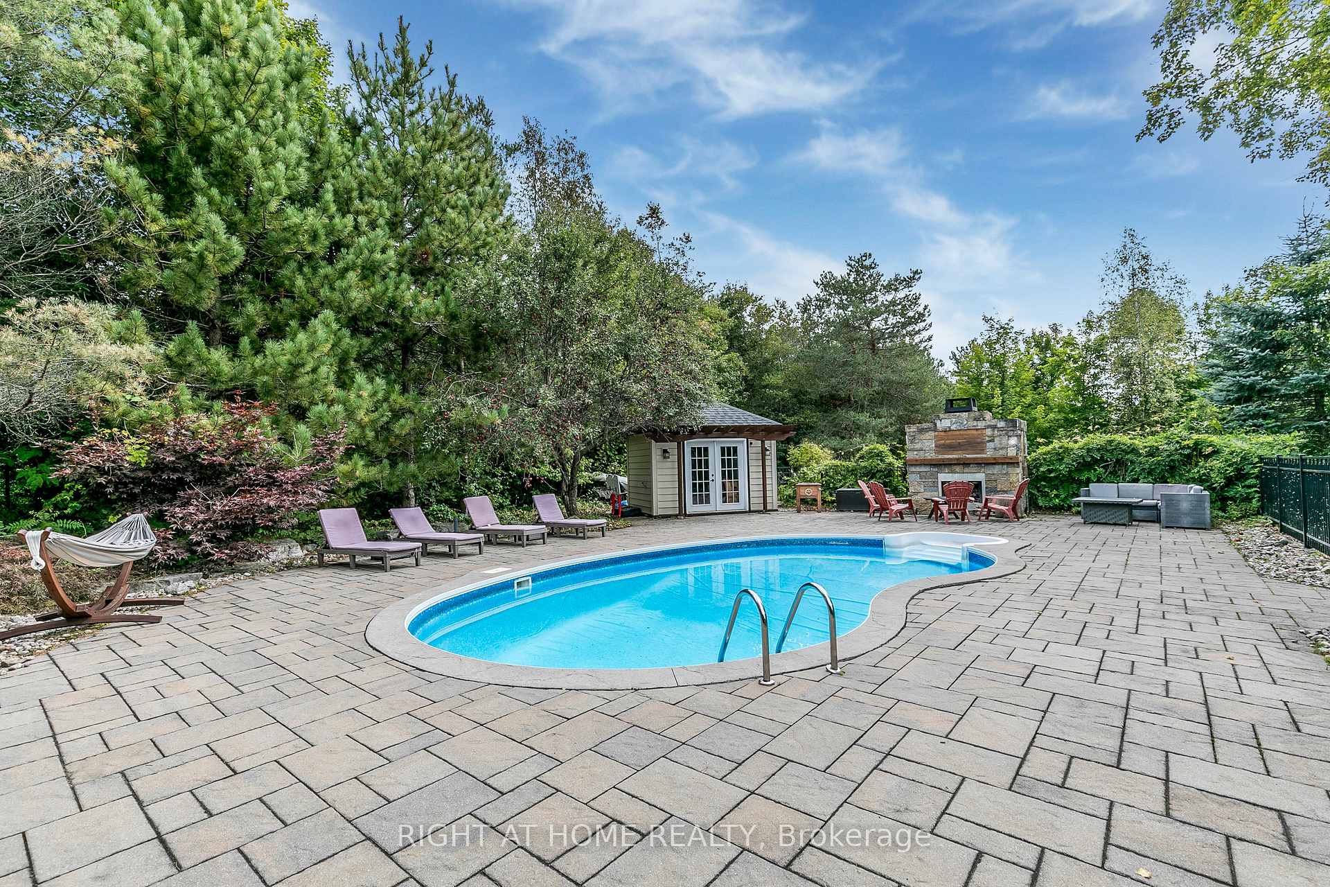 Photo 22 of 46 Alpine Way, Oro-Medonte, Horseshoe Valley — HOMEH