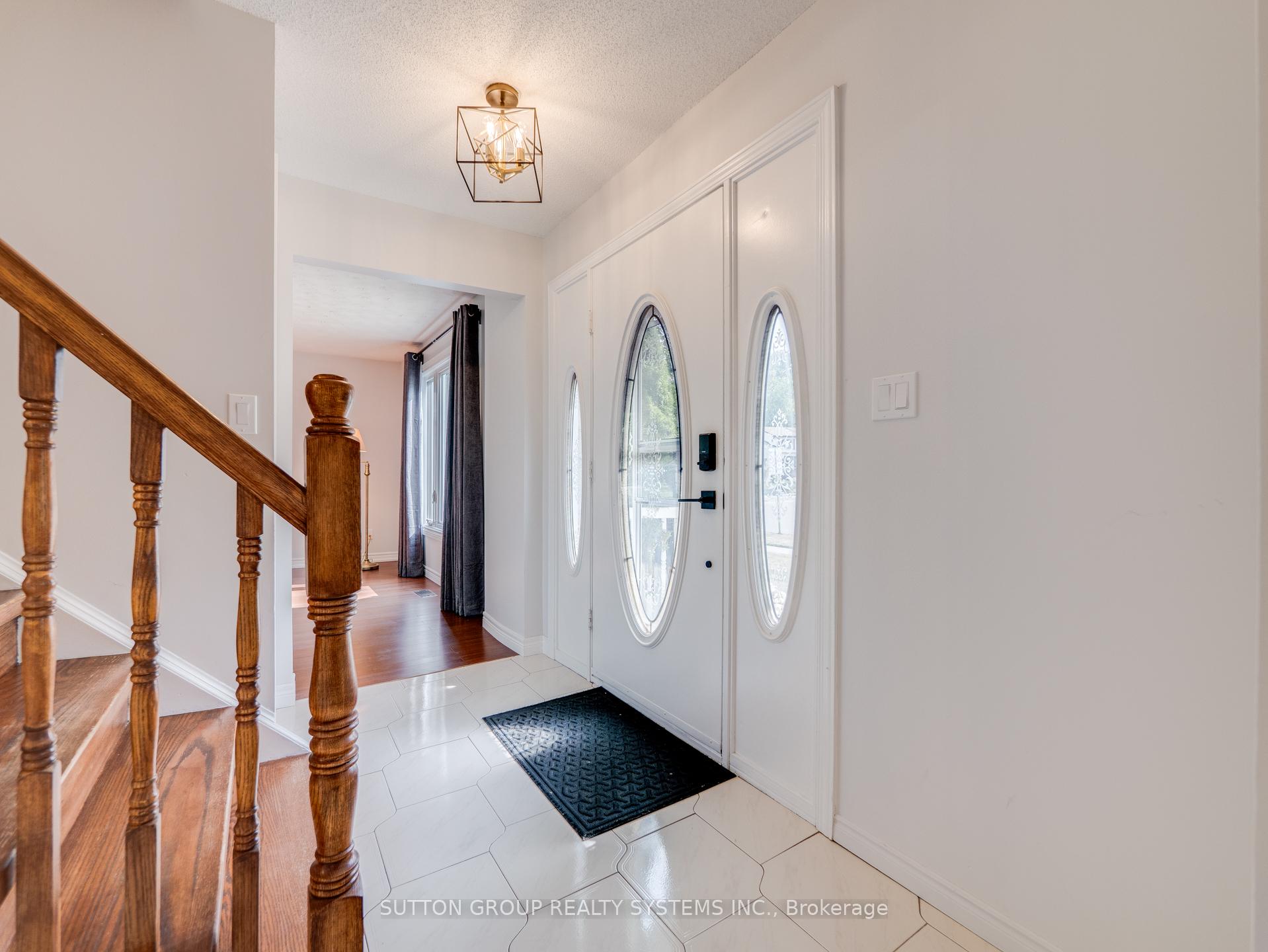 Photo 8 of 121 Parkland Crescent, Kitchener — HOMEH
