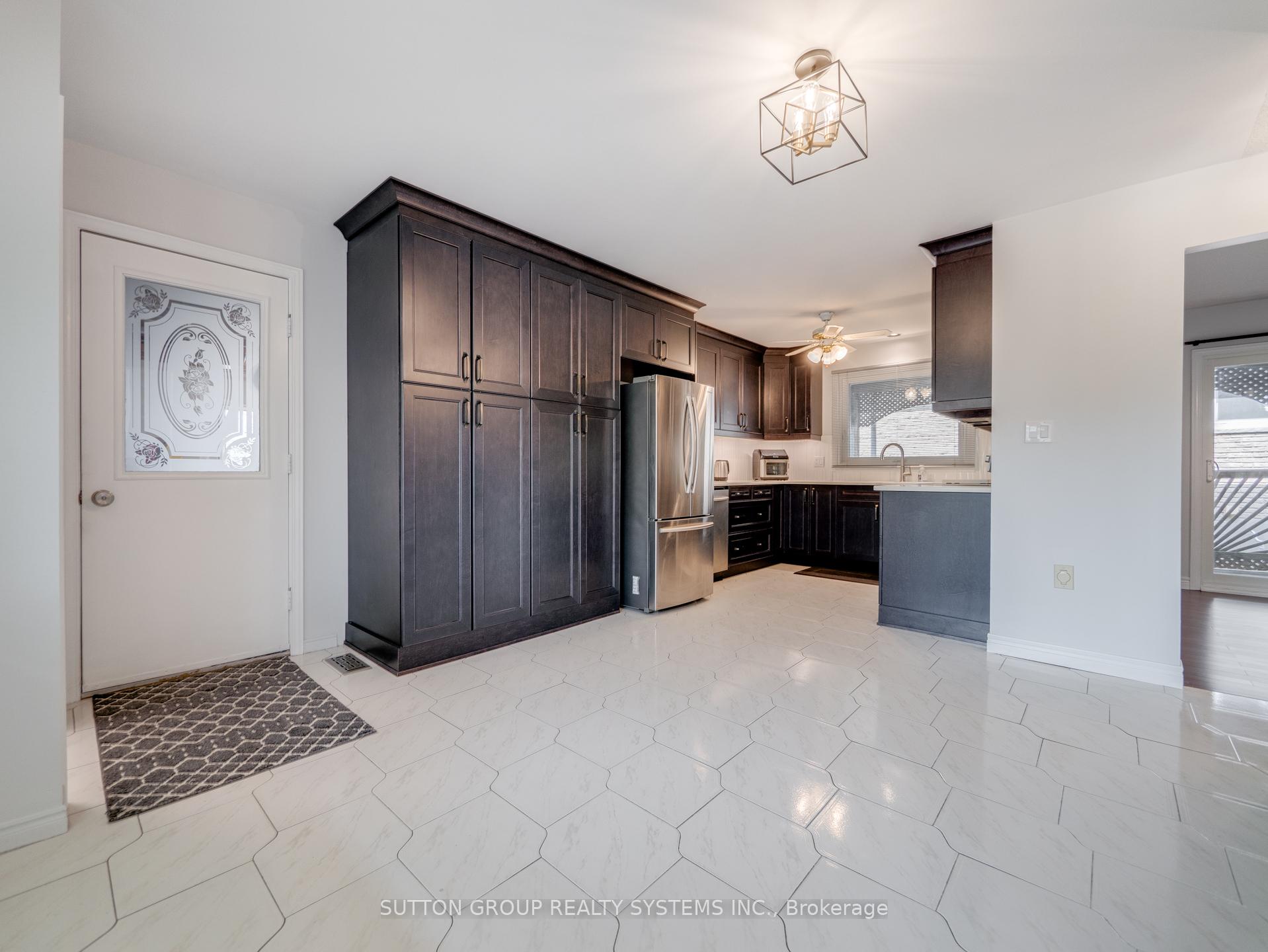Photo 35 of 121 Parkland Crescent, Kitchener — HOMEH
