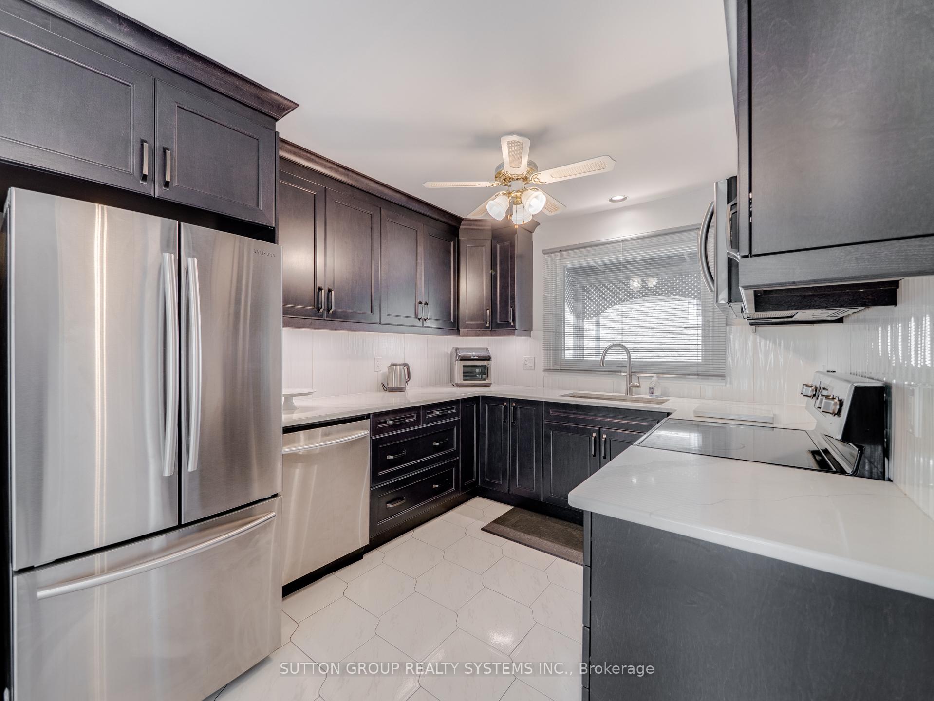 Photo 11 of 121 Parkland Crescent, Kitchener — HOMEH