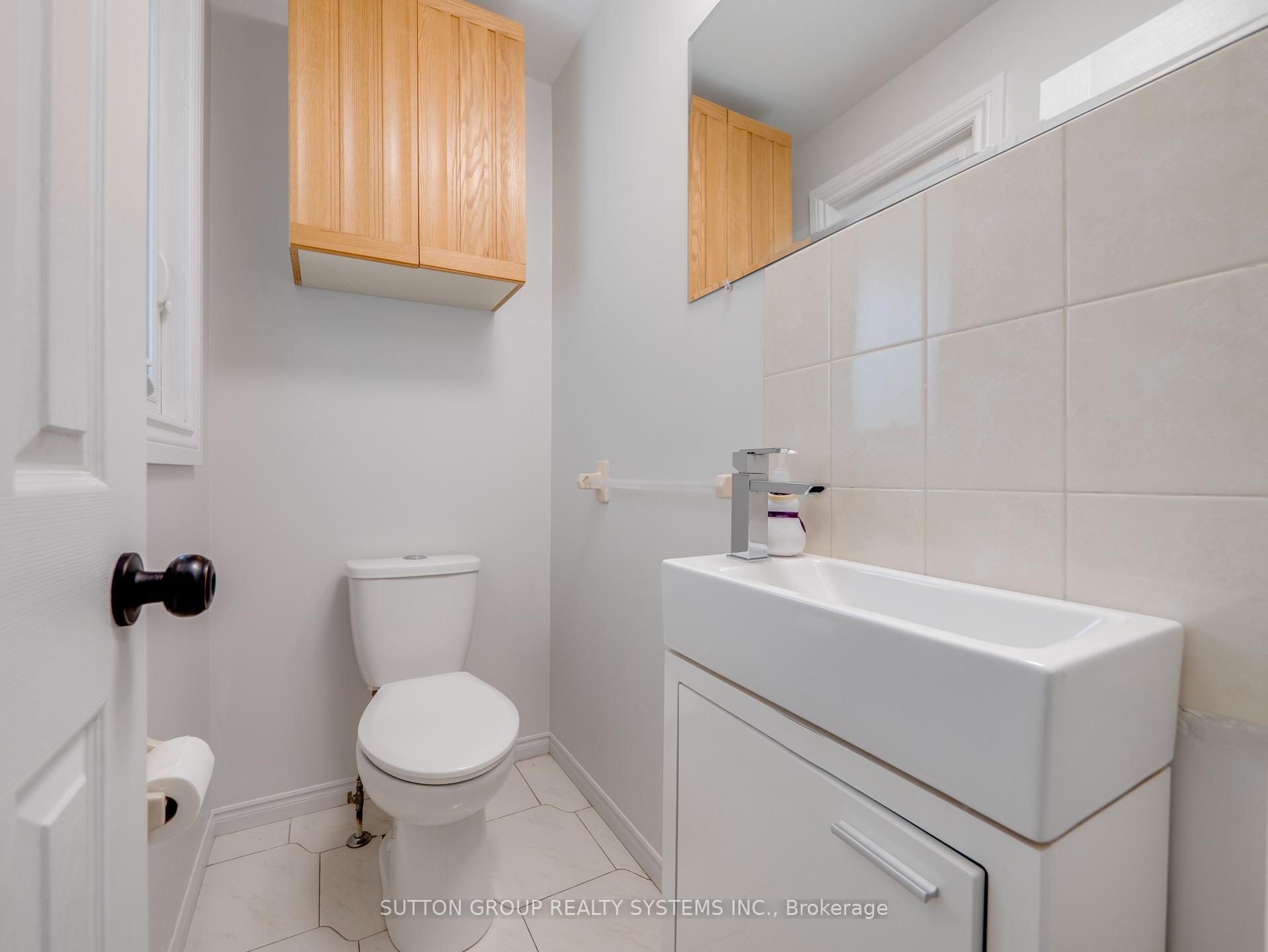 Photo 7 of 121 Parkland Crescent, Kitchener — HOMEH