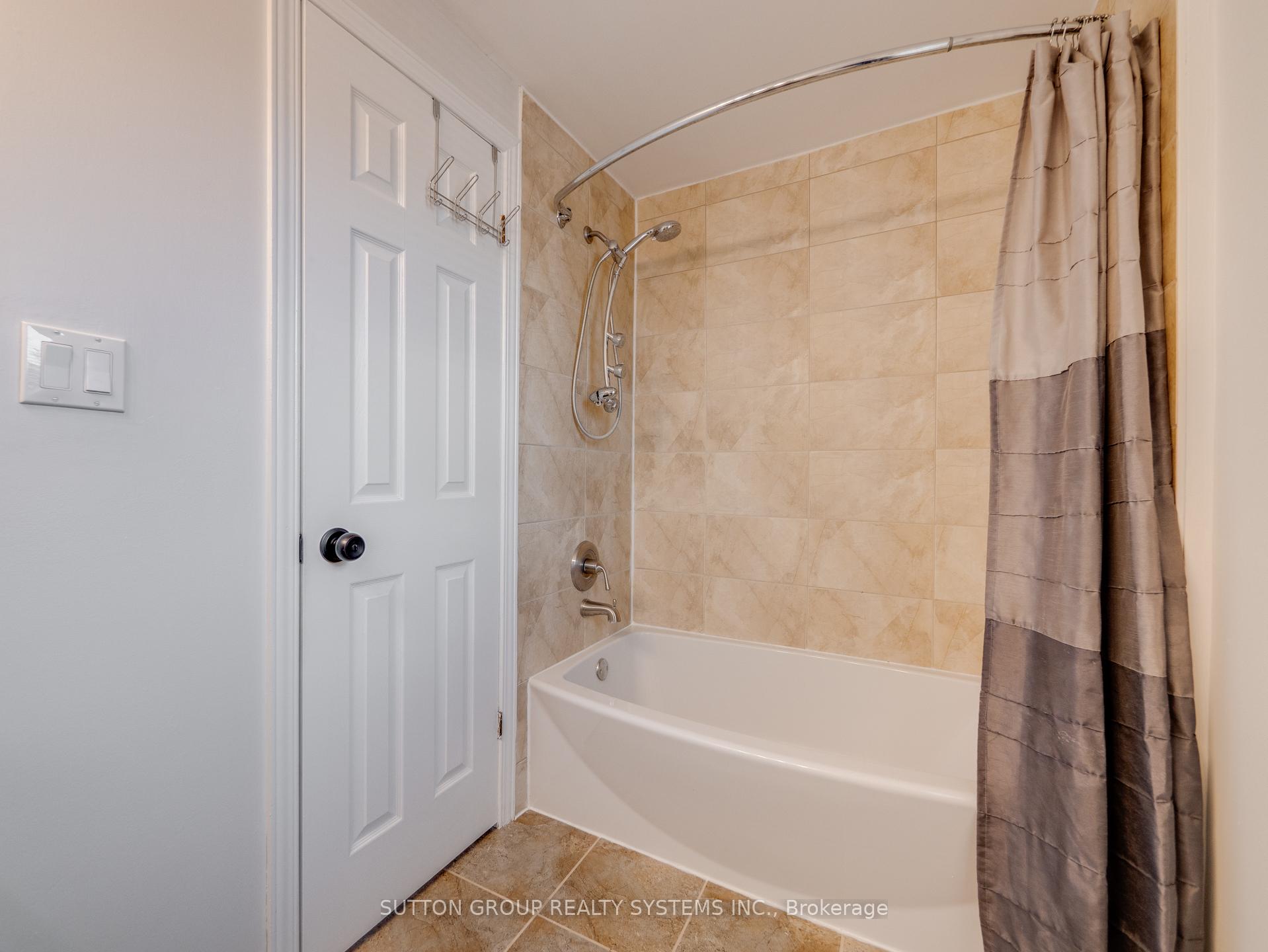 Photo 34 of 121 Parkland Crescent, Kitchener — HOMEH