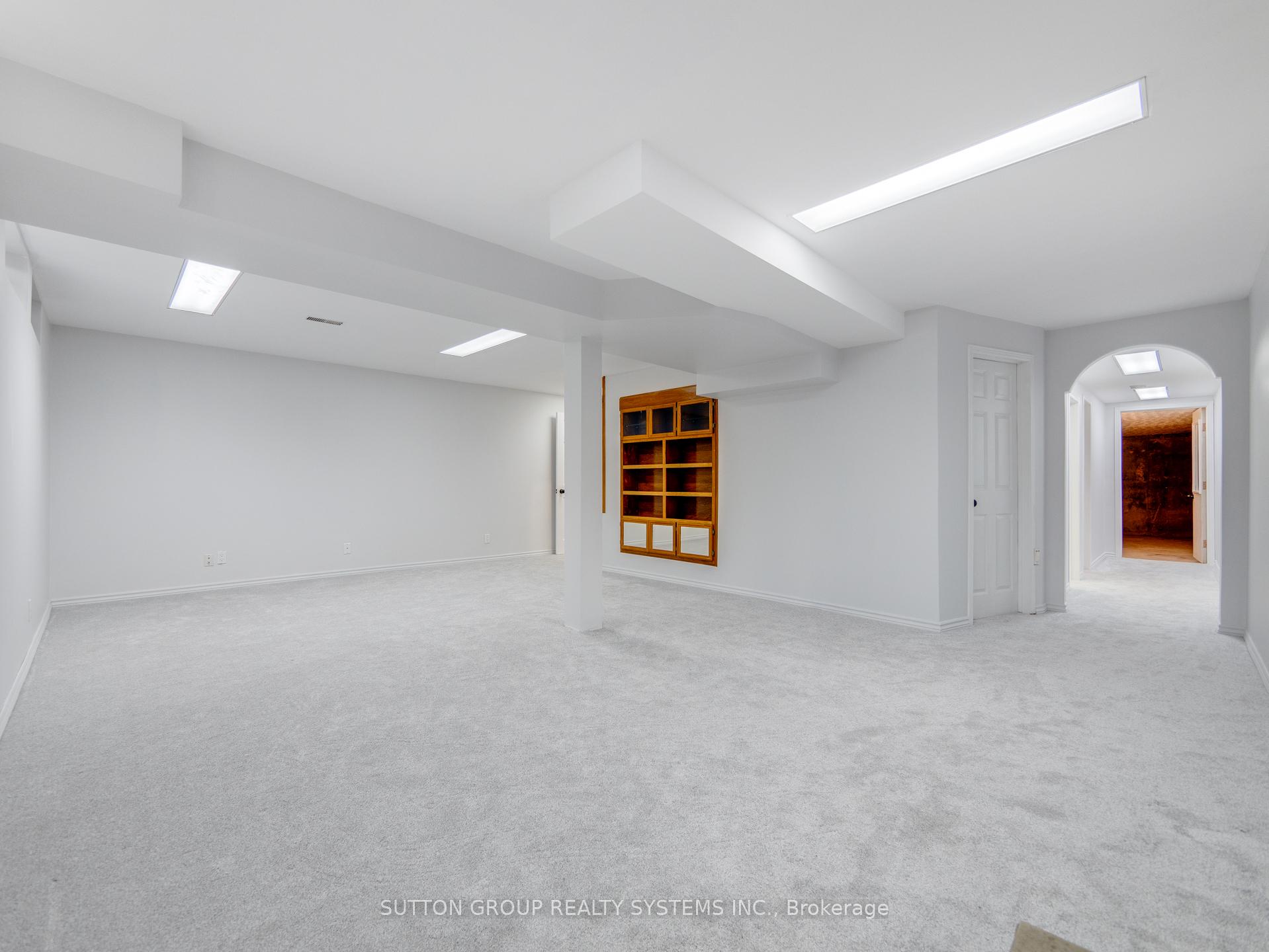 Photo 18 of 121 Parkland Crescent, Kitchener — HOMEH