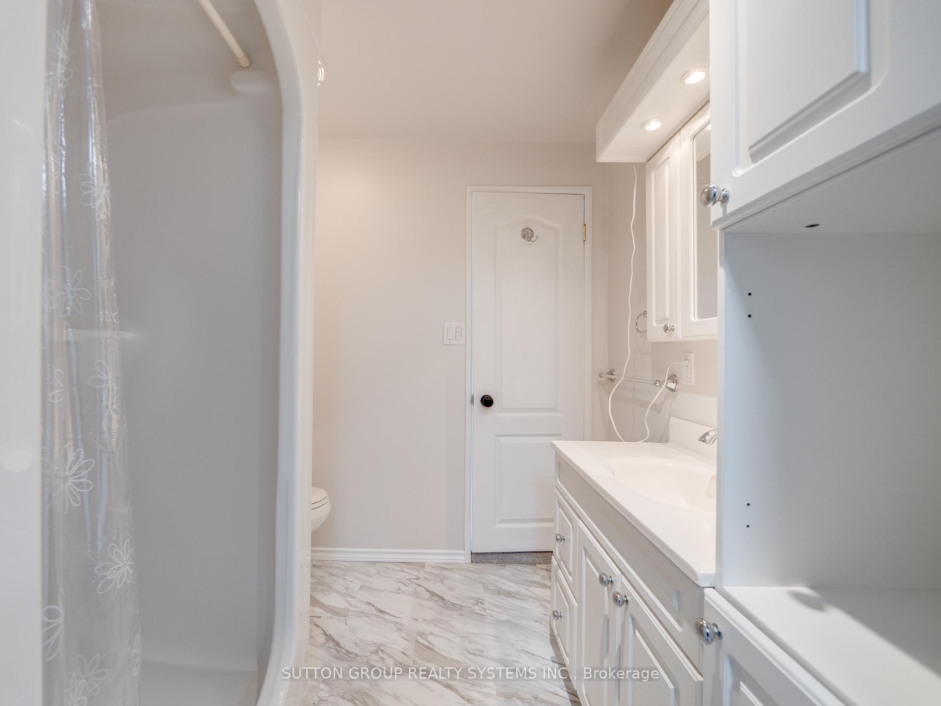 Photo 15 of 121 Parkland Crescent, Kitchener — HOMEH